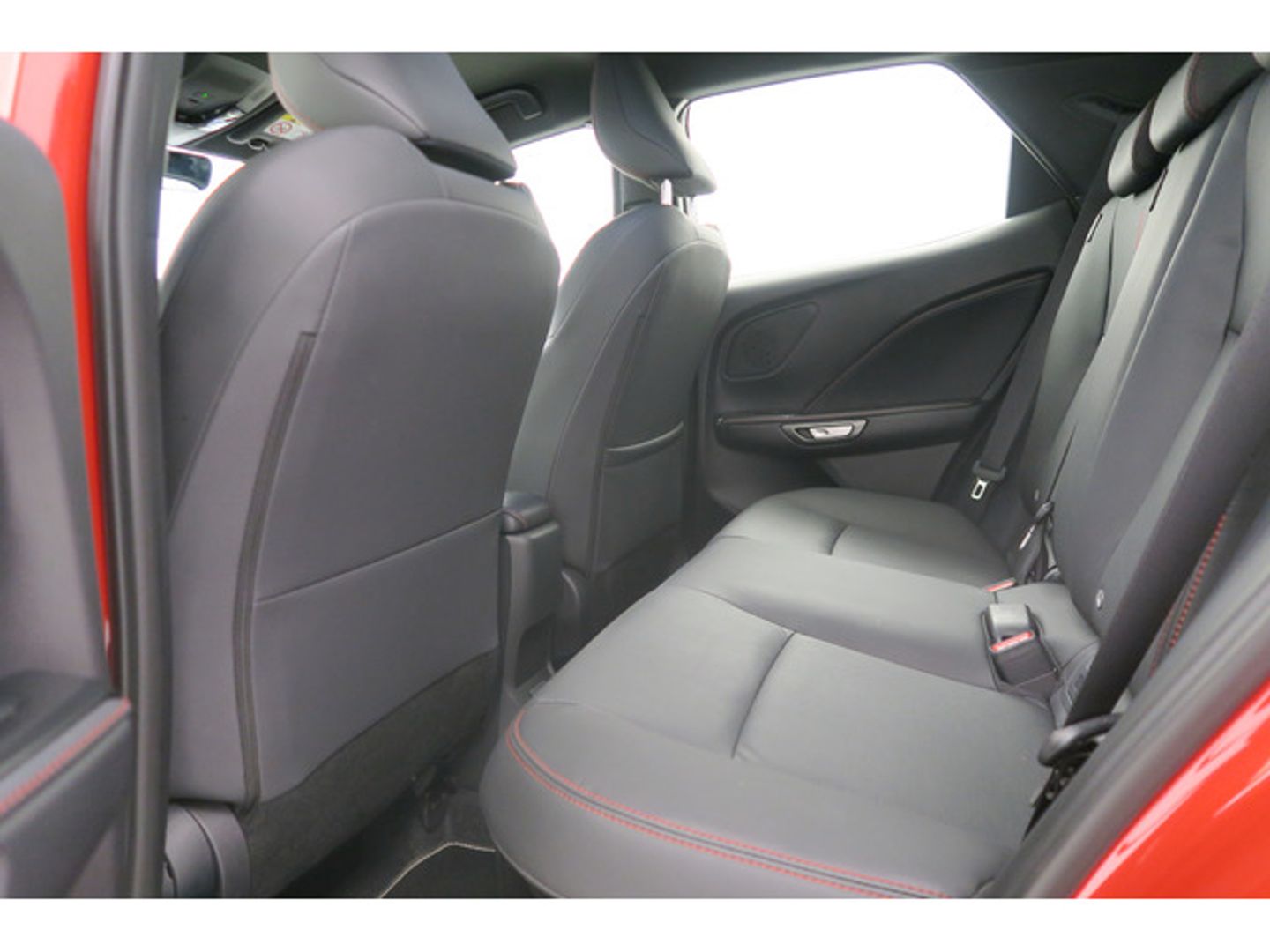 Lexus LBX 1.5 HEV Elegant Plus Black 100 kW (136 CV)