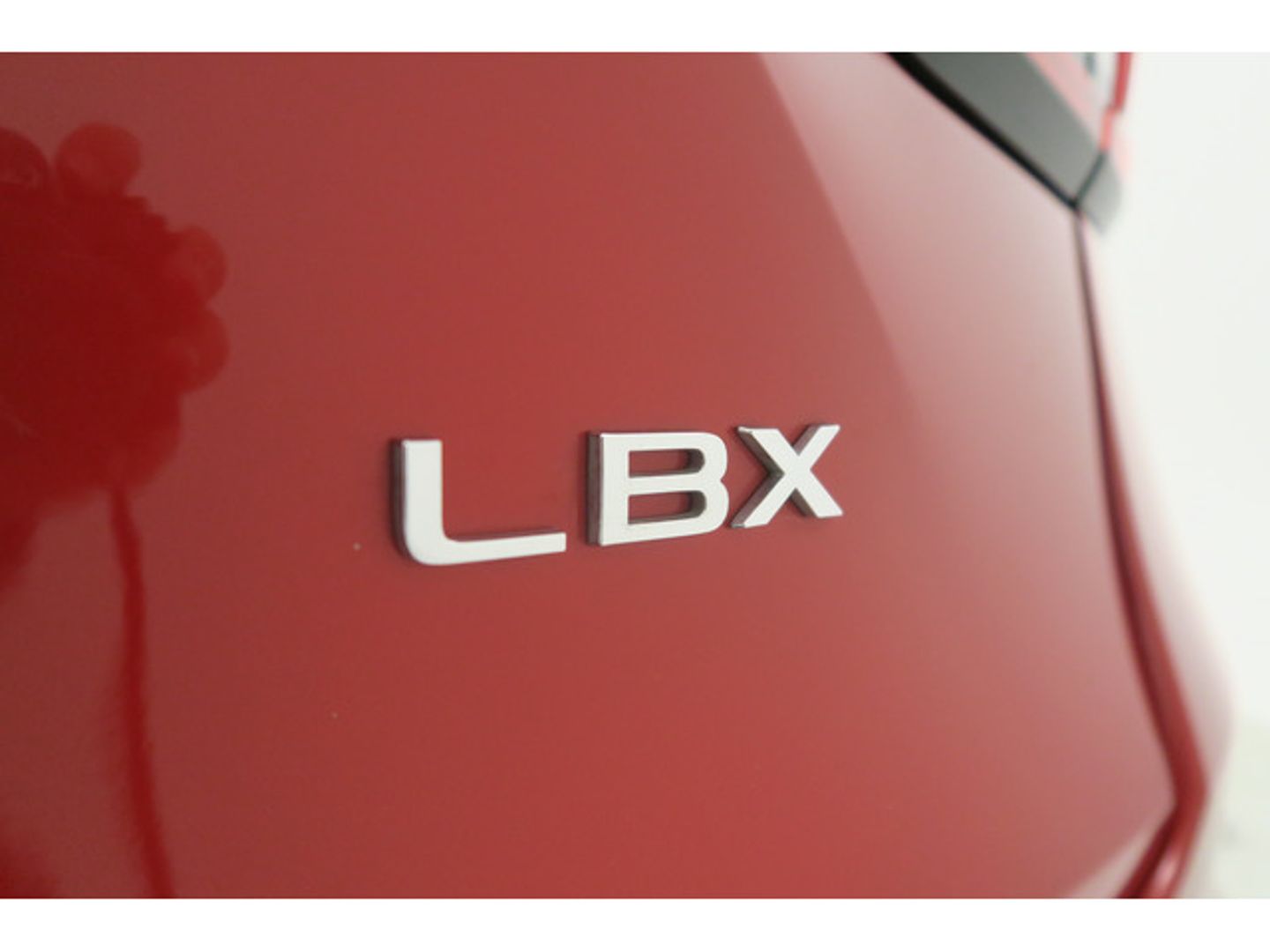 Lexus LBX 1.5 HEV Elegant Plus Black 100 kW (136 CV)