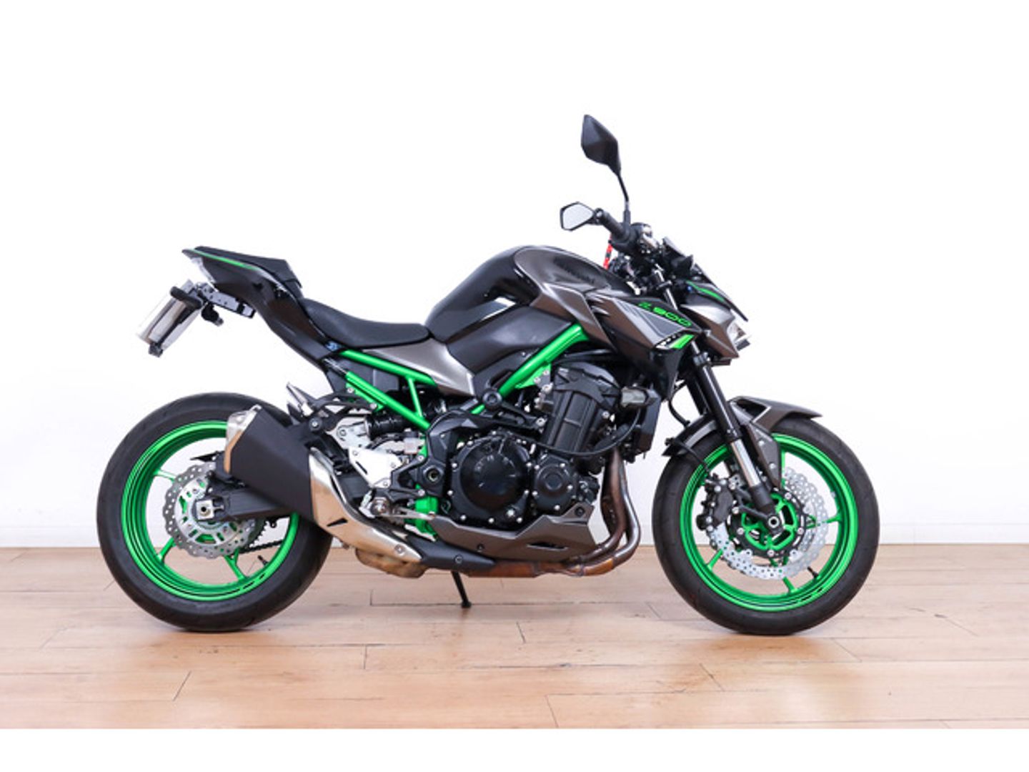 Kawasaki Z900 Negro Motorcycle