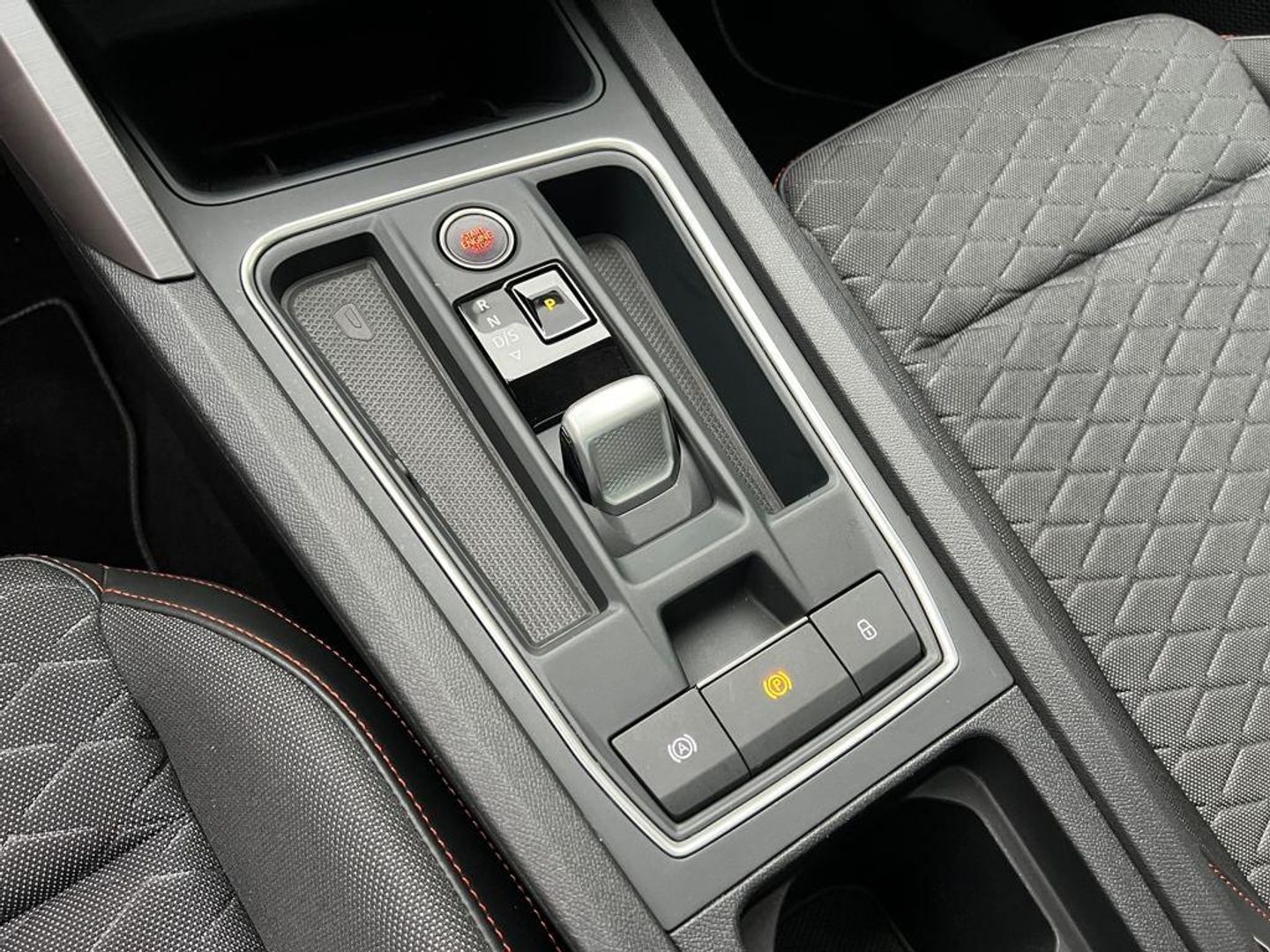 SEAT León 1.5 eTSI S&S FR Go L DSG 110 kW (150 CV)