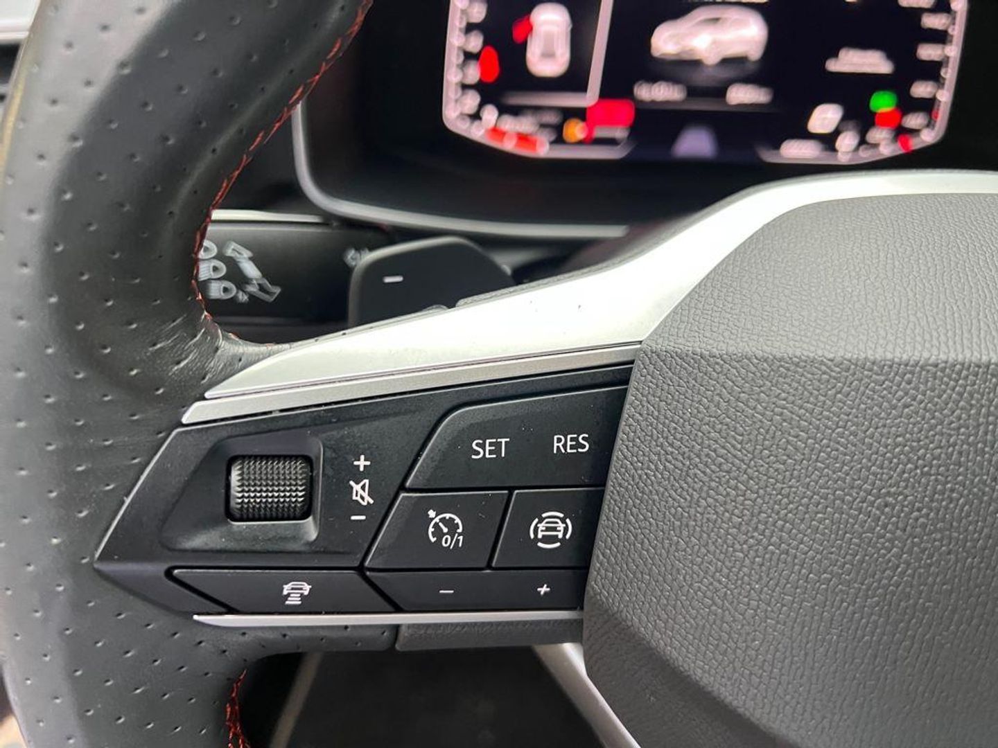 SEAT León 1.5 eTSI S&S FR Go L DSG 110 kW (150 CV)