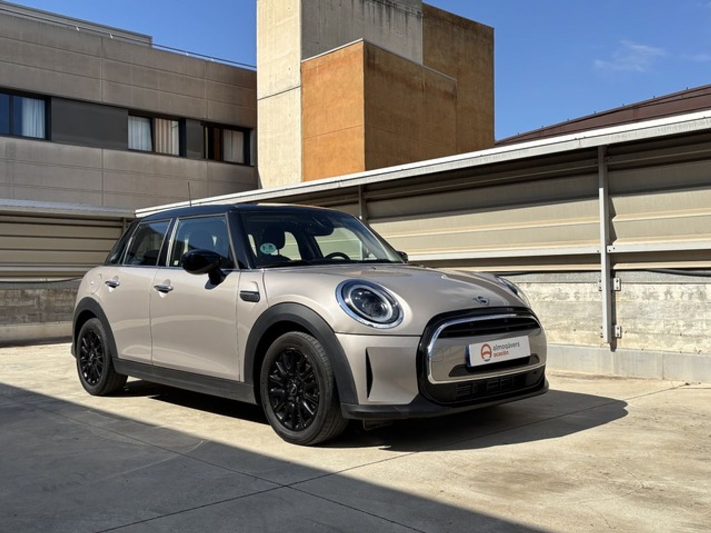 MINI MINI 5 Puertas Cooper 100 kW (136 CV) Gris Compact