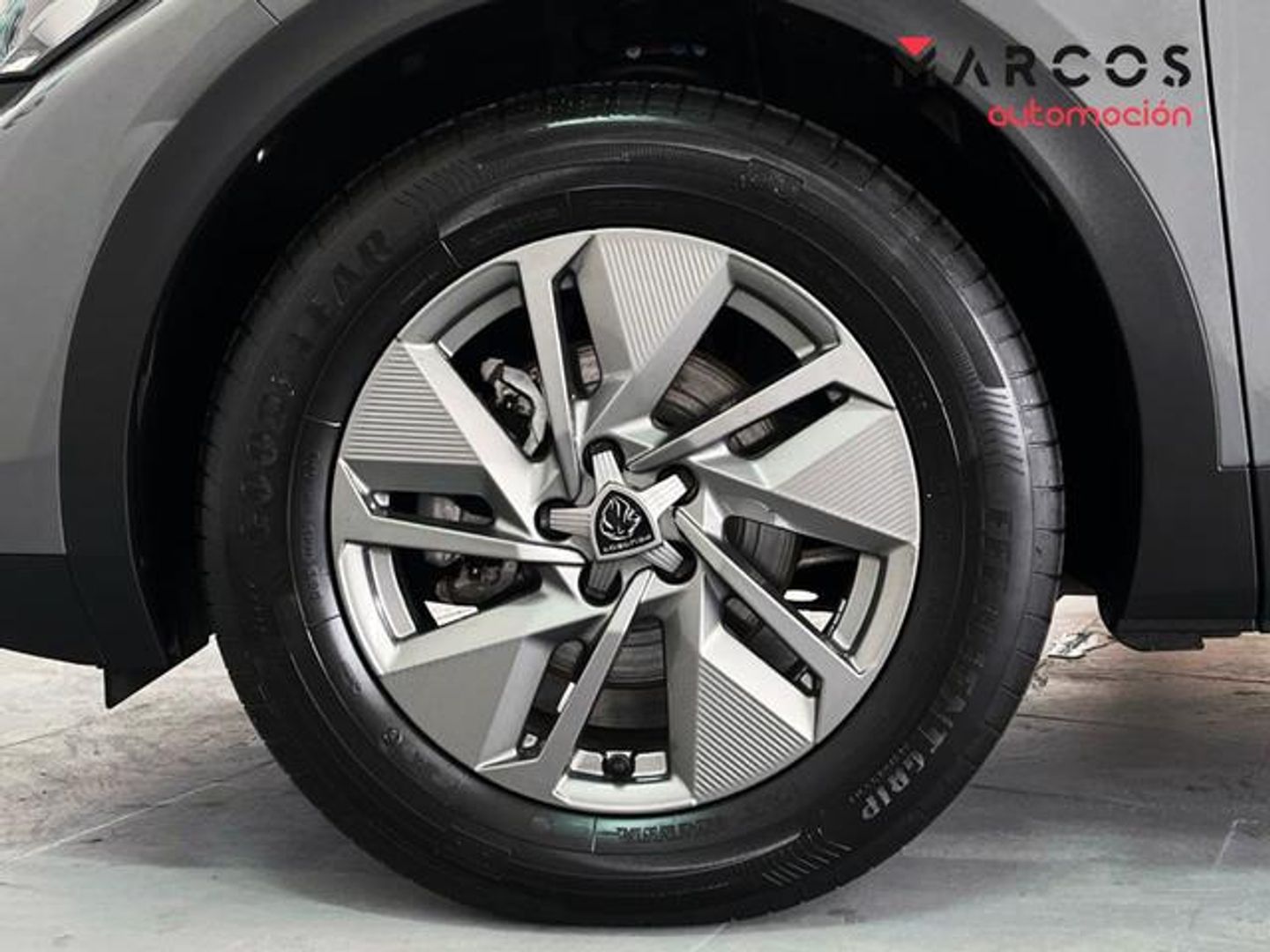 Peugeot 408 Puretech 130 Allure EAT8 96 kW (130 CV)