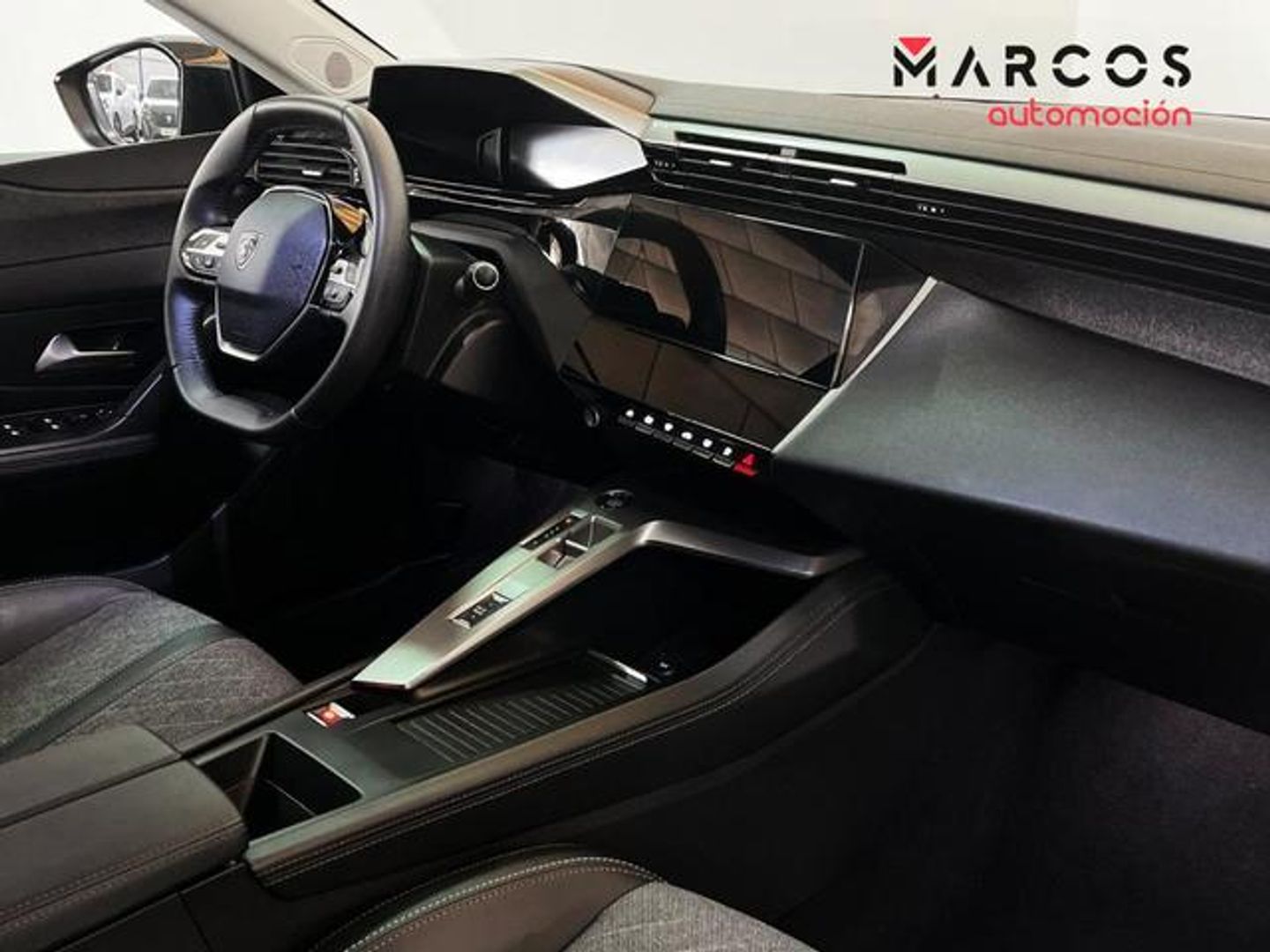 Peugeot 408 Puretech 130 Allure EAT8 96 kW (130 CV)