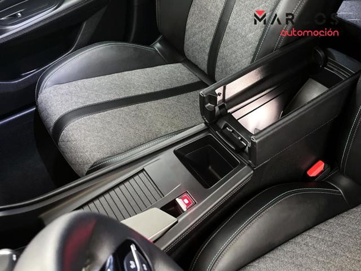 Peugeot 408 Puretech 130 Allure EAT8 96 kW (130 CV)