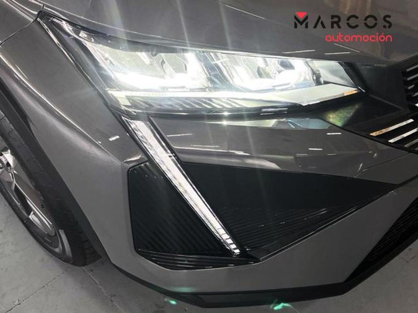 Peugeot 408 Puretech 130 Allure EAT8 96 kW (130 CV)