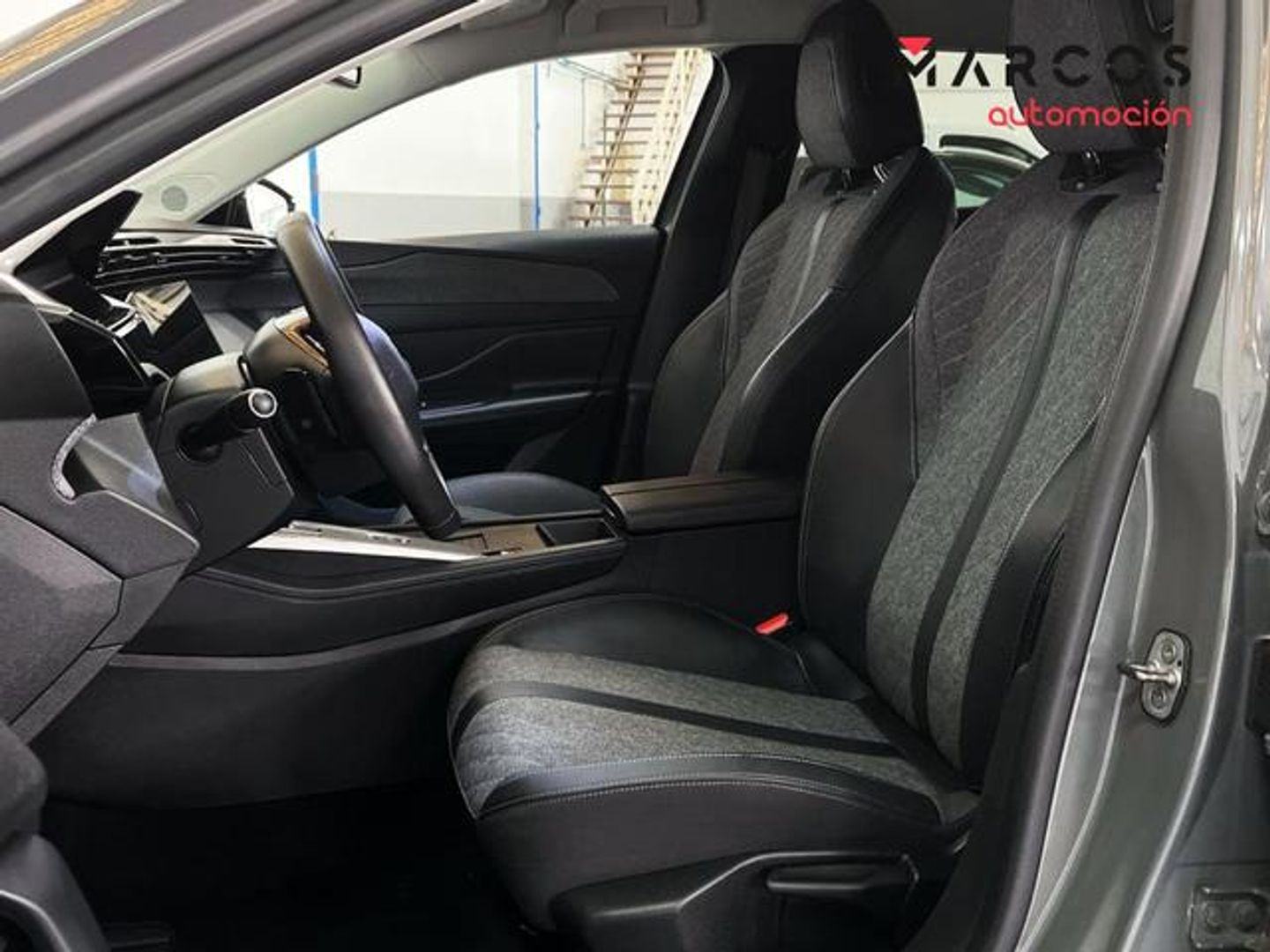 Peugeot 408 Puretech 130 Allure EAT8 96 kW (130 CV)