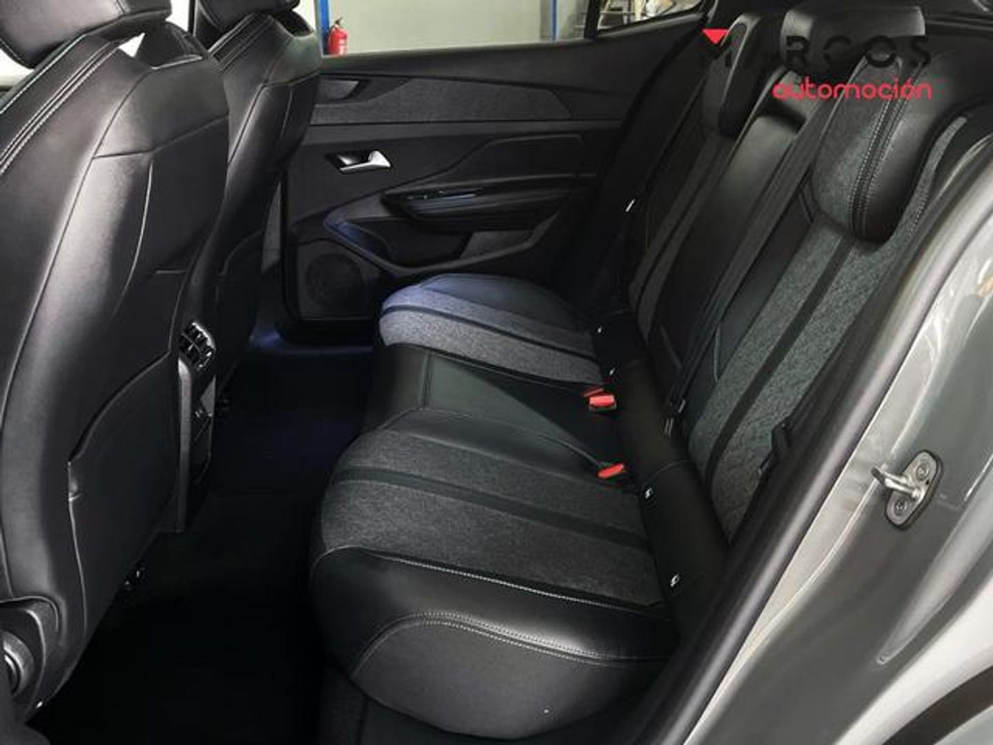 Peugeot 408 Puretech 130 Allure EAT8 96 kW (130 CV)