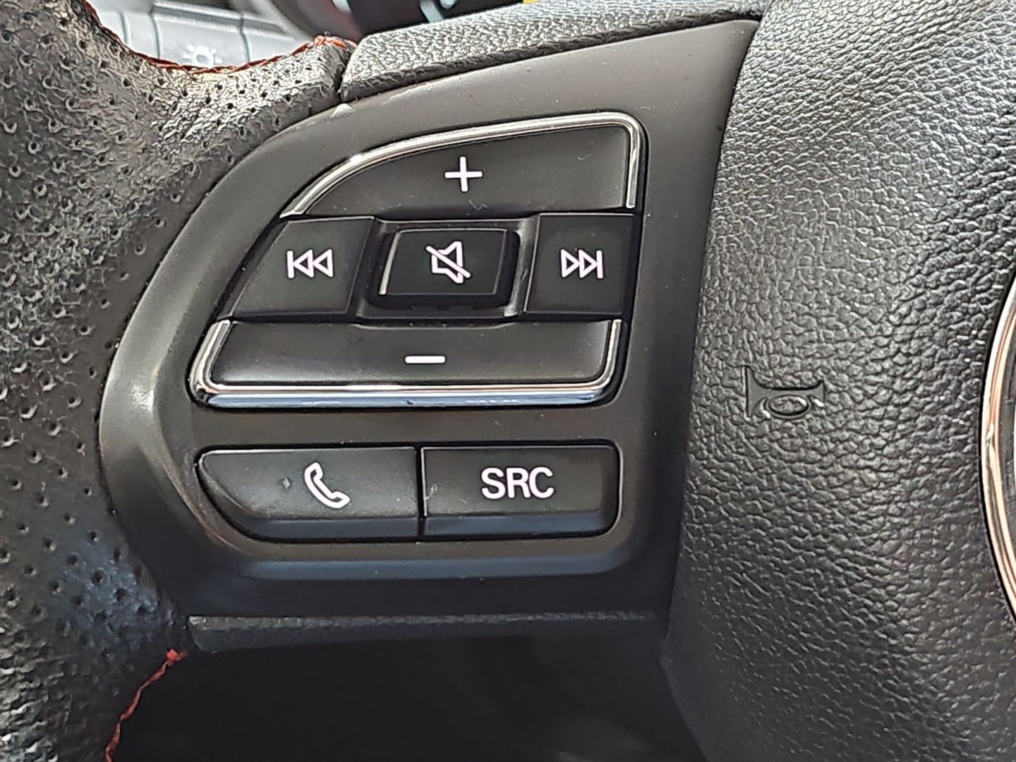MG ZS 1.5 Luxury 78 kW (106 CV)