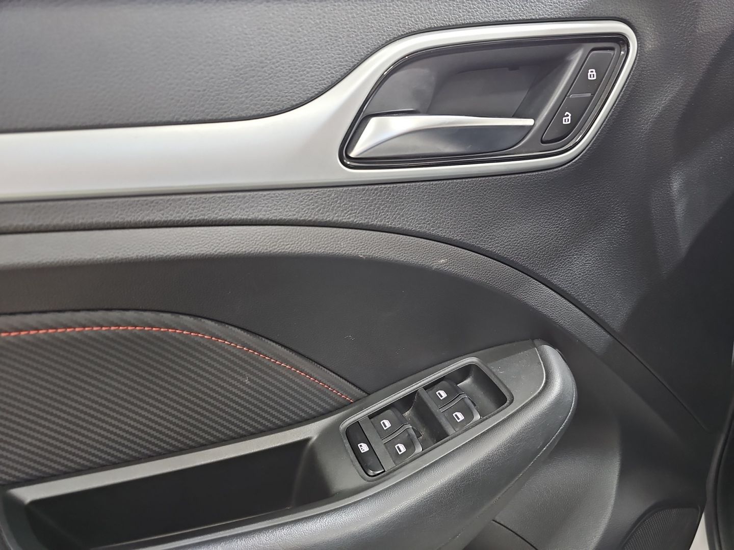 MG ZS 1.5 Luxury 78 kW (106 CV)