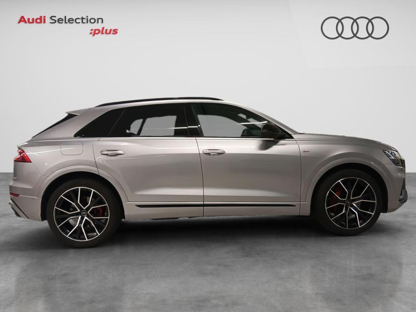 Audi Q8 Black Line Plus 50 TDI quattro 210 kW (286 CV) tiptronic Gris Plata All Terrain / Pick-up