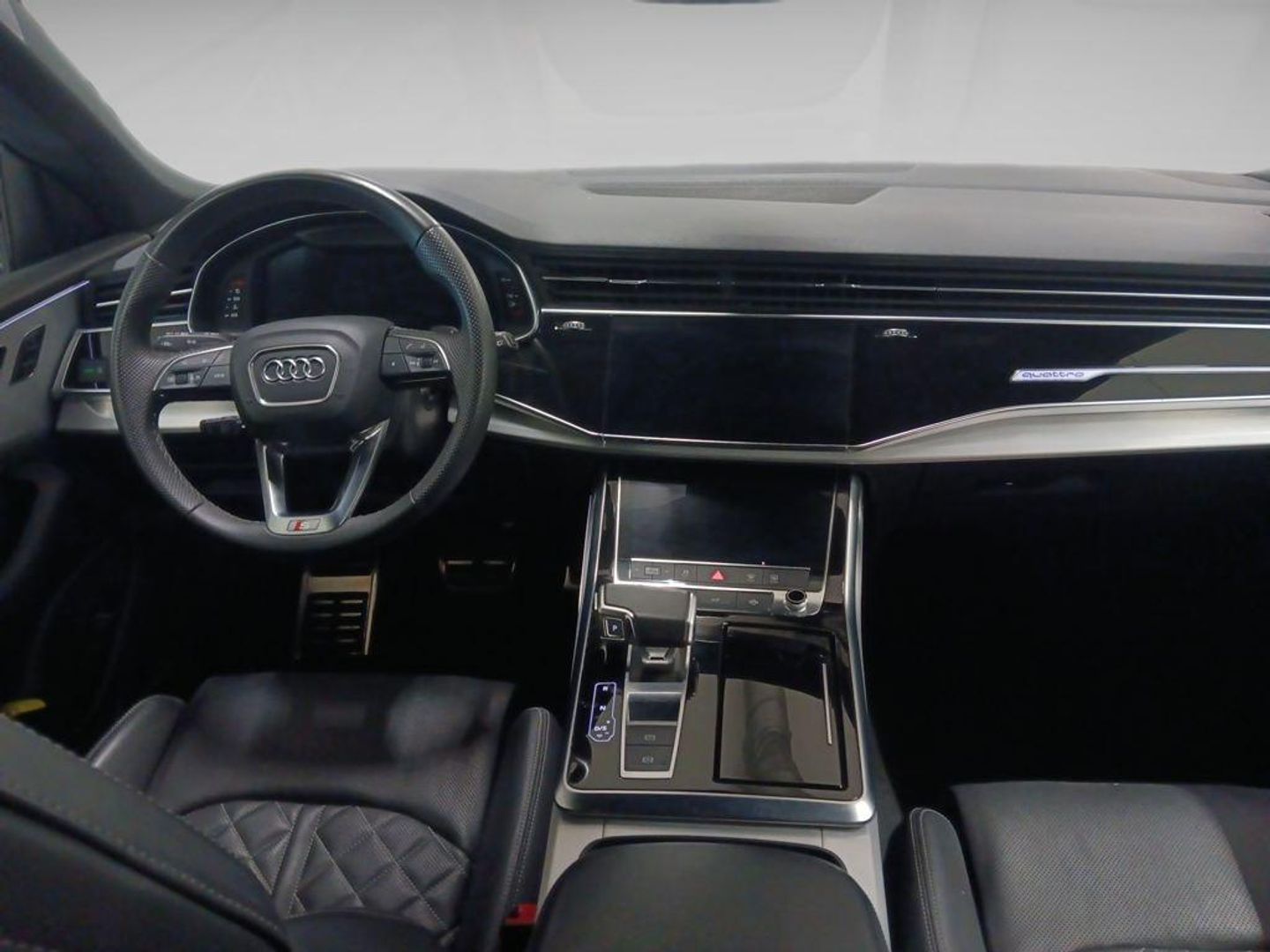Audi Q8 Black Line Plus 50 TDI quattro 210 kW (286 CV) tiptronic Gris Plata All Terrain / Pick-up