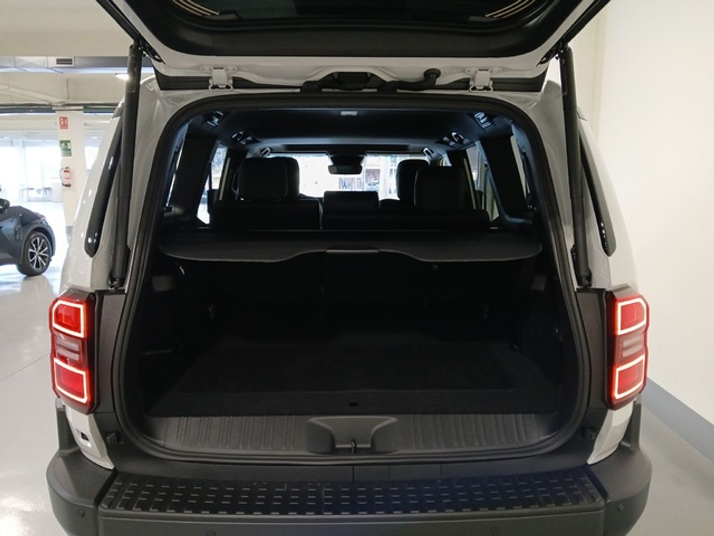 Toyota Land Cruiser 2.8 D-4D VX Auto 150 kW (204 CV)