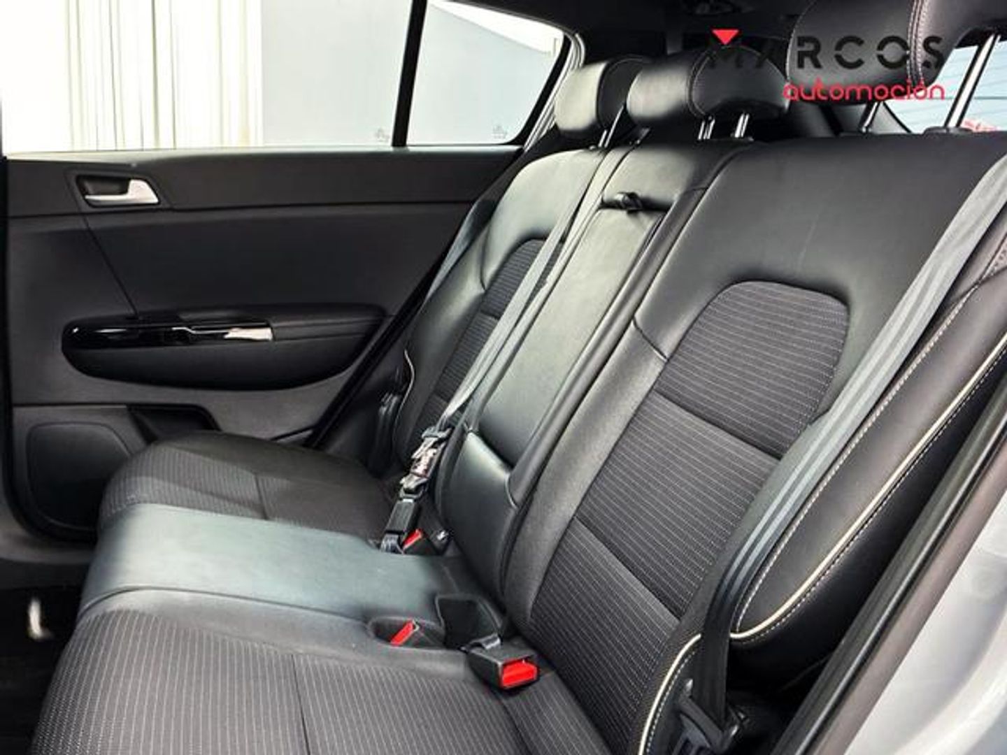 Kia Sportage 1.6 T-GDi GT Line Essential 4x2 DCT 130 kW (177 CV)
