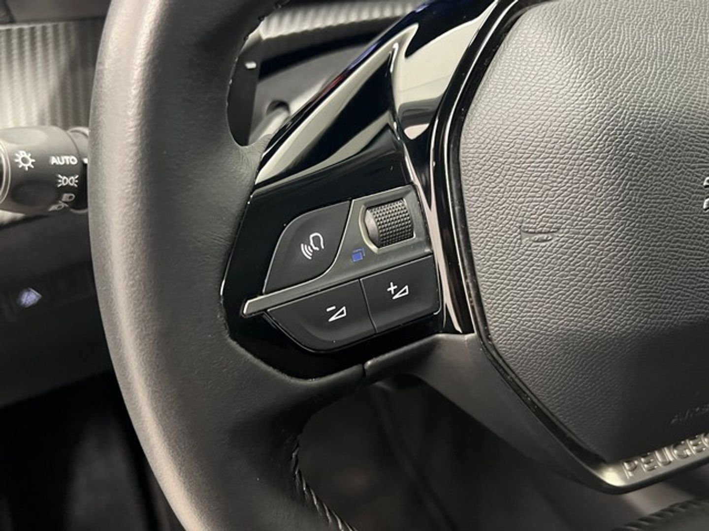 Peugeot 2008 PureTech 130 S&S Allure Pack EAT8 96 kW (130 CV)