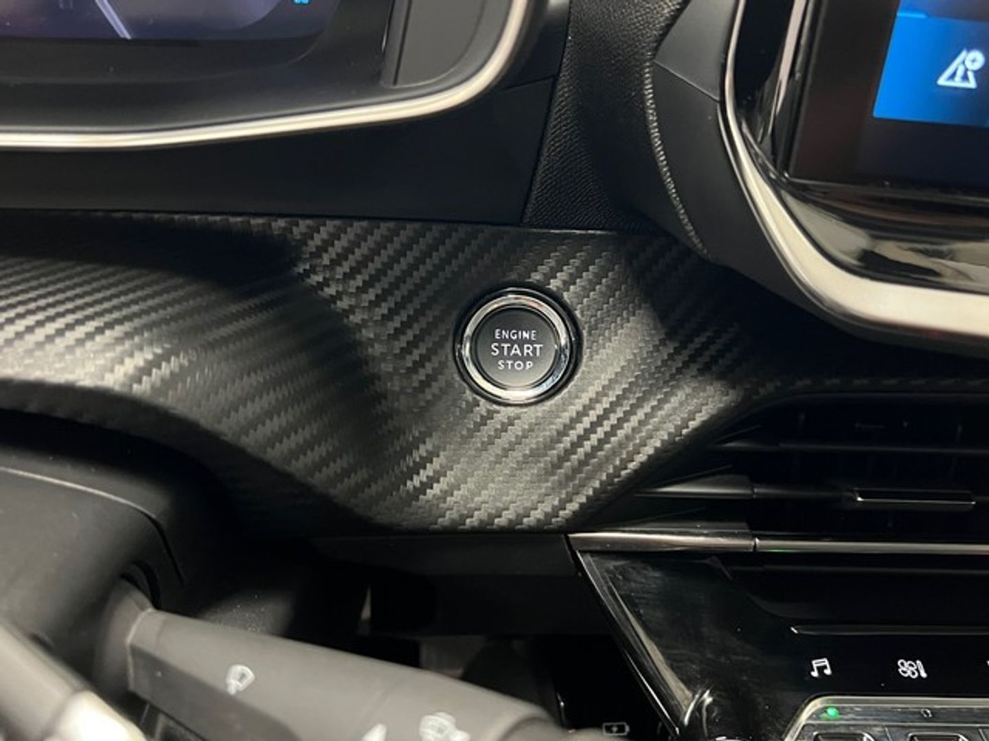 Peugeot 2008 PureTech 130 S&S Allure Pack EAT8 96 kW (130 CV)