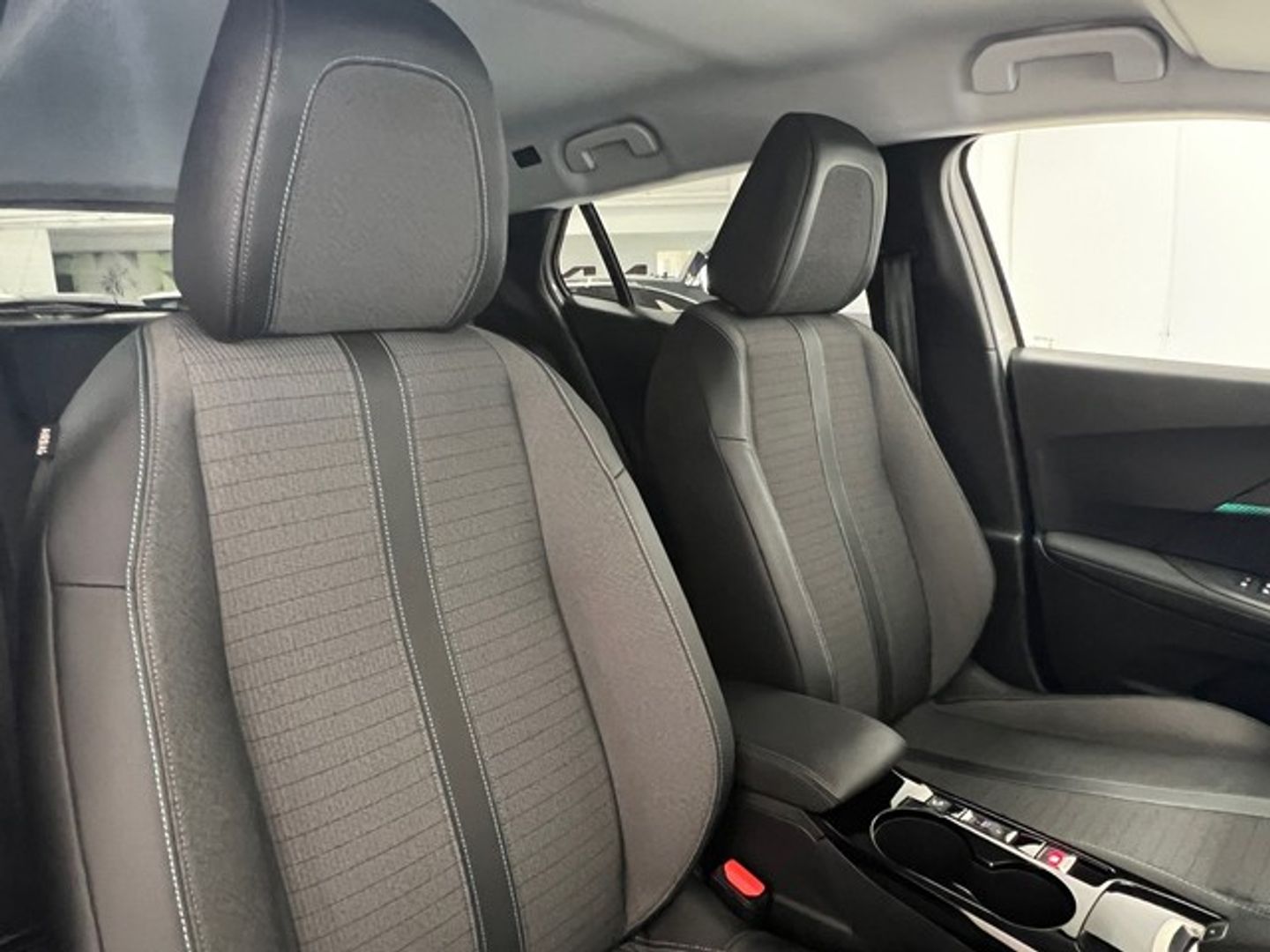 Peugeot 2008 PureTech 130 S&S Allure Pack EAT8 96 kW (130 CV)