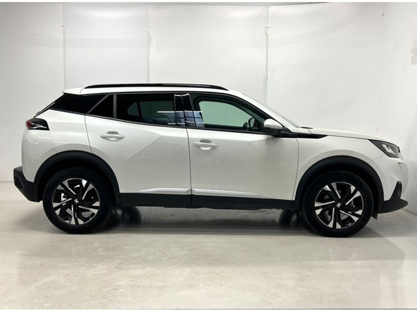 Peugeot 2008 PureTech 130 S&S Allure Pack EAT8 96 kW (130 CV)