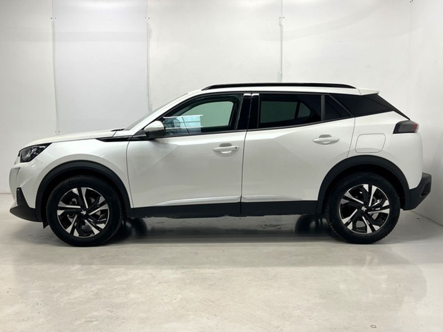 Peugeot 2008 PureTech 130 S&S Allure Pack EAT8 96 kW (130 CV)
