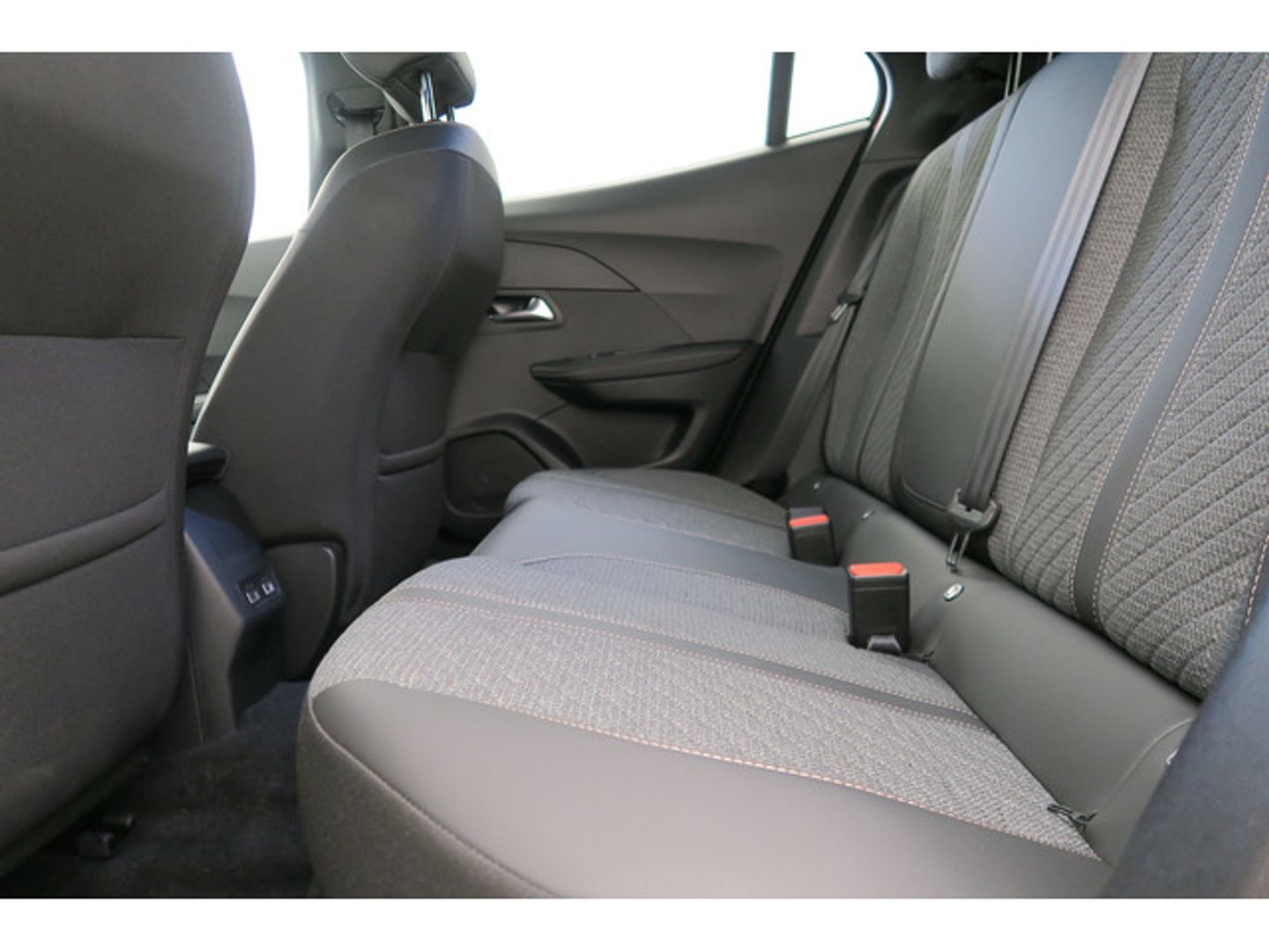 Peugeot 2008 BlueHDi 130 S&S Allure EAT8 96 kW (130 CV)
