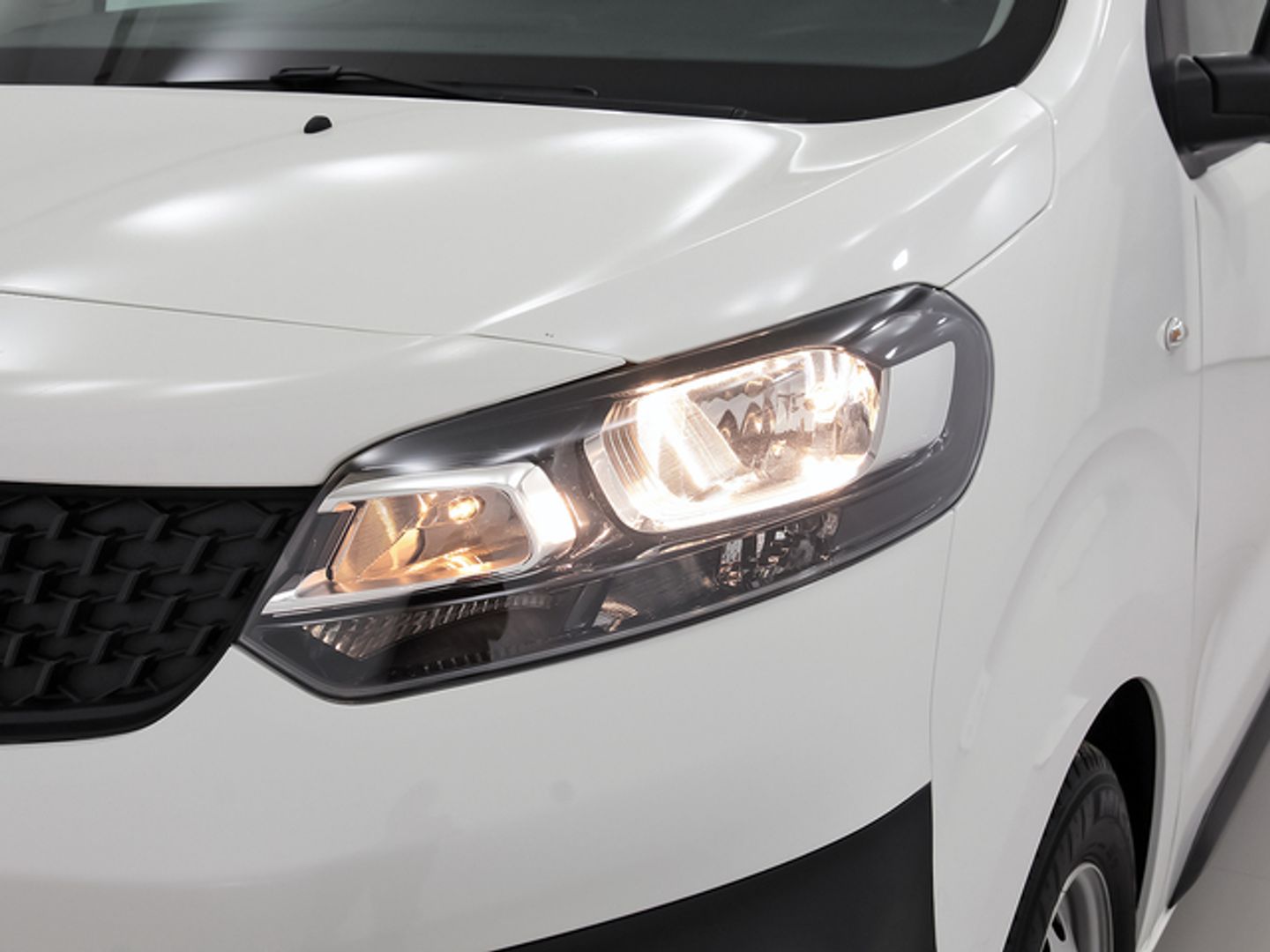 Fiat Scudo Furgon 1.5 BlueHDI L2 Business 75 kW (102 CV) Blanco Industrial
