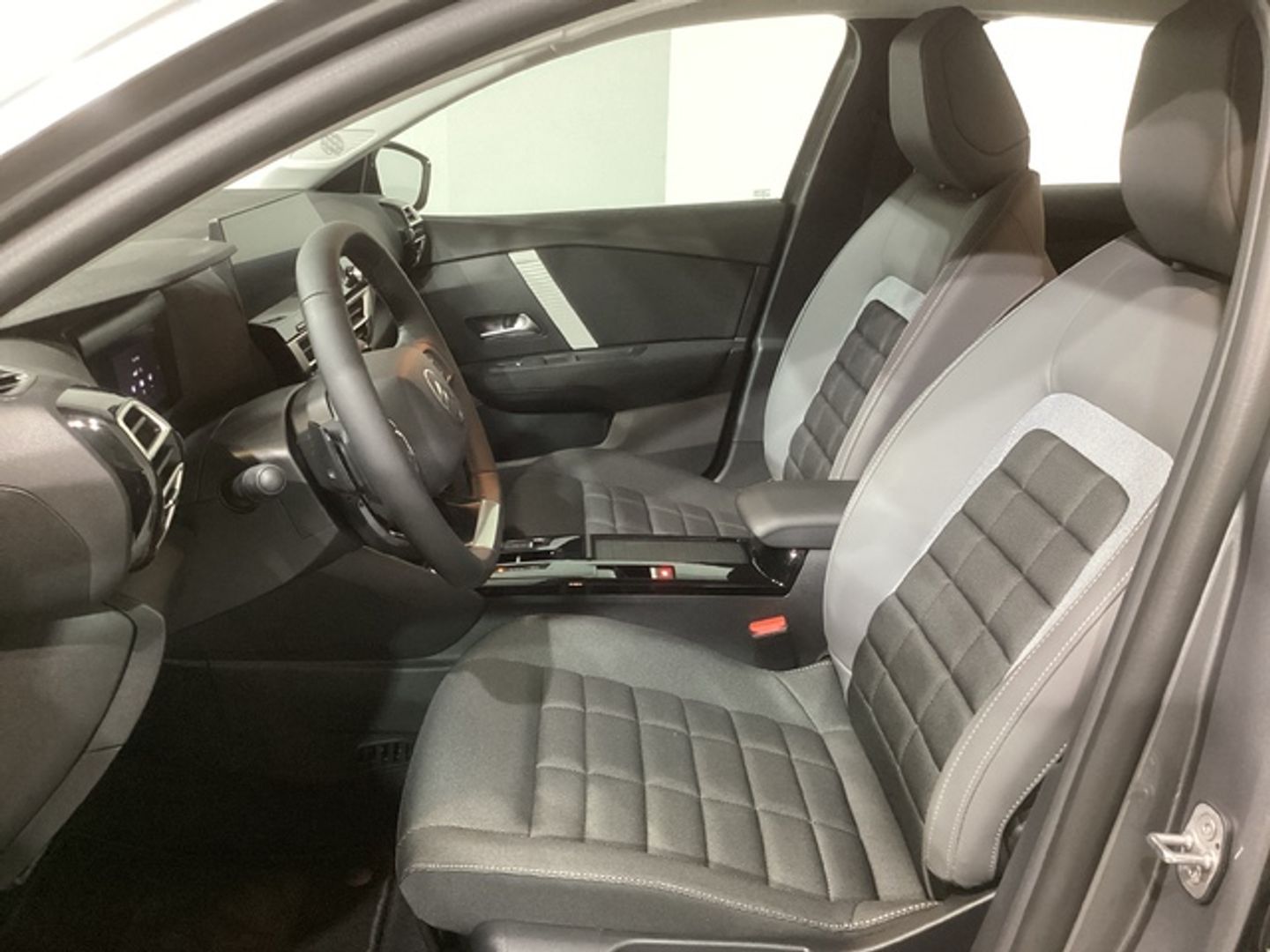 Citroen C4 Hybrid 145 Plus e-DCS6 107 kW (145 CV)