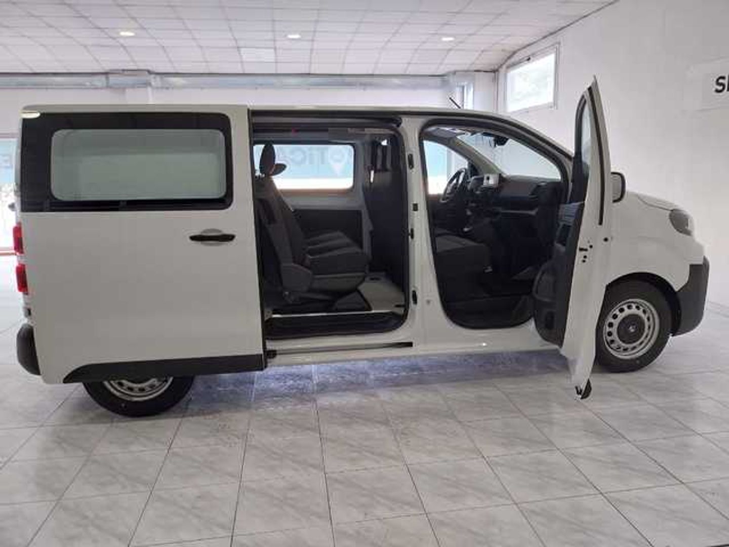 Citroen Jumpy Furgon BlueHDI 145 S&S Talla M 107 kW (145 CV)