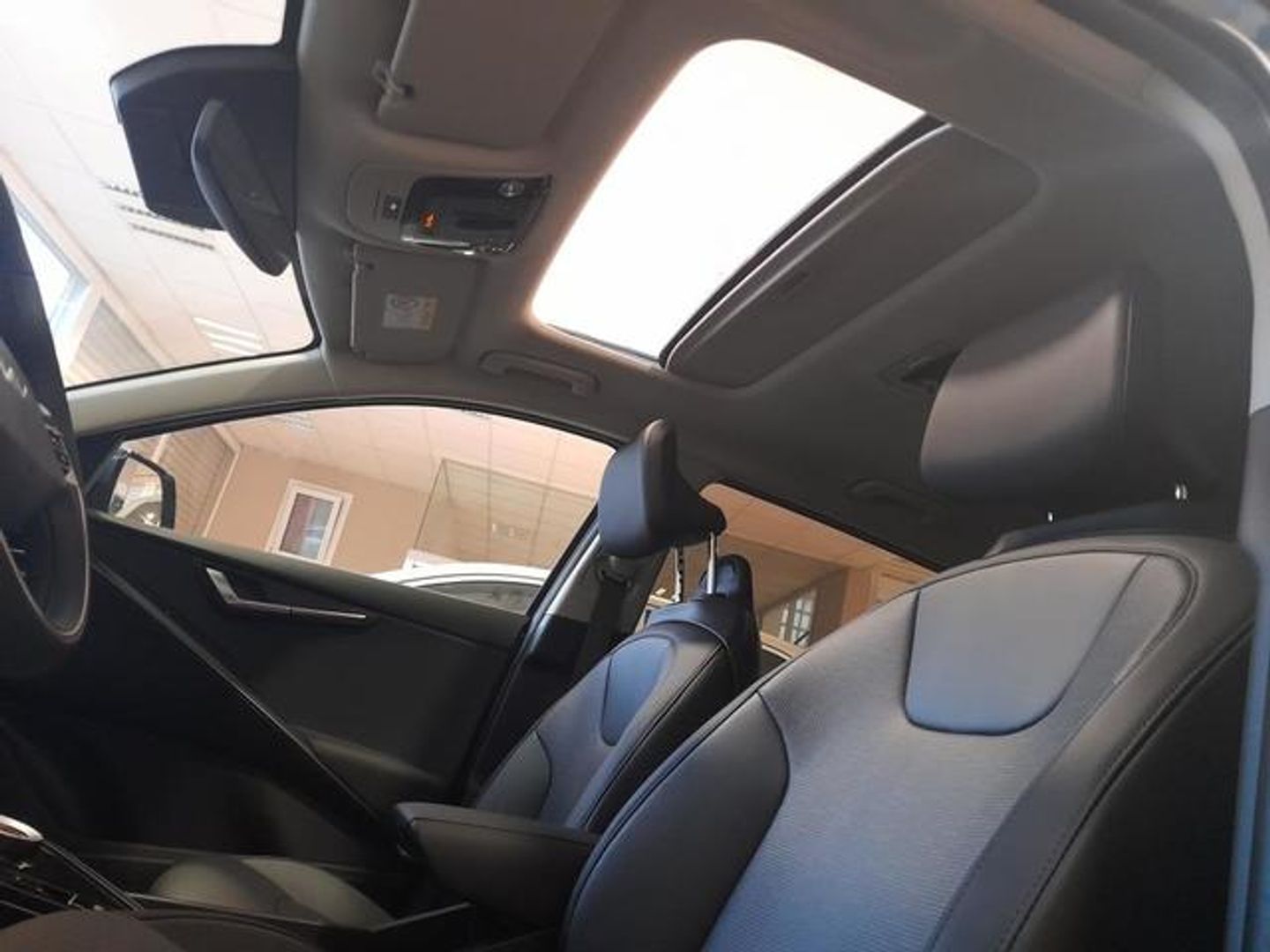 Kia Niro 1.6 GDi HEV Emotion 104 kW (141 CV)