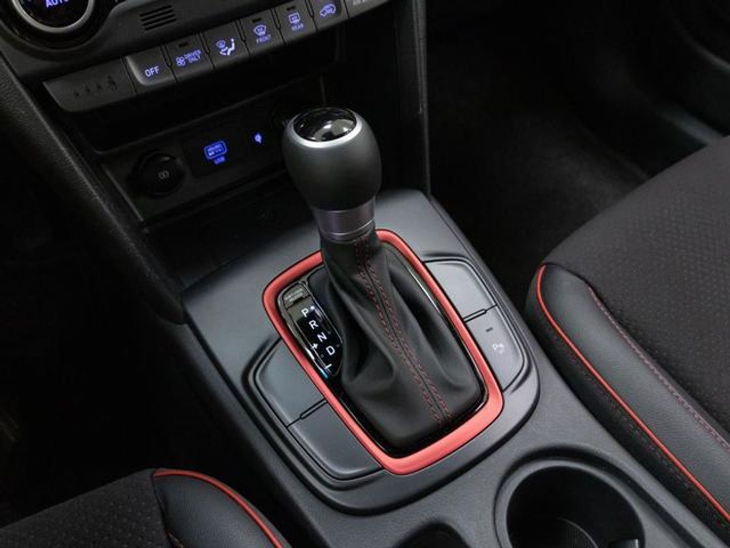 Hyundai Kona 1.6 GDI HEV Tecno Red DCT 104 kW (141 CV)