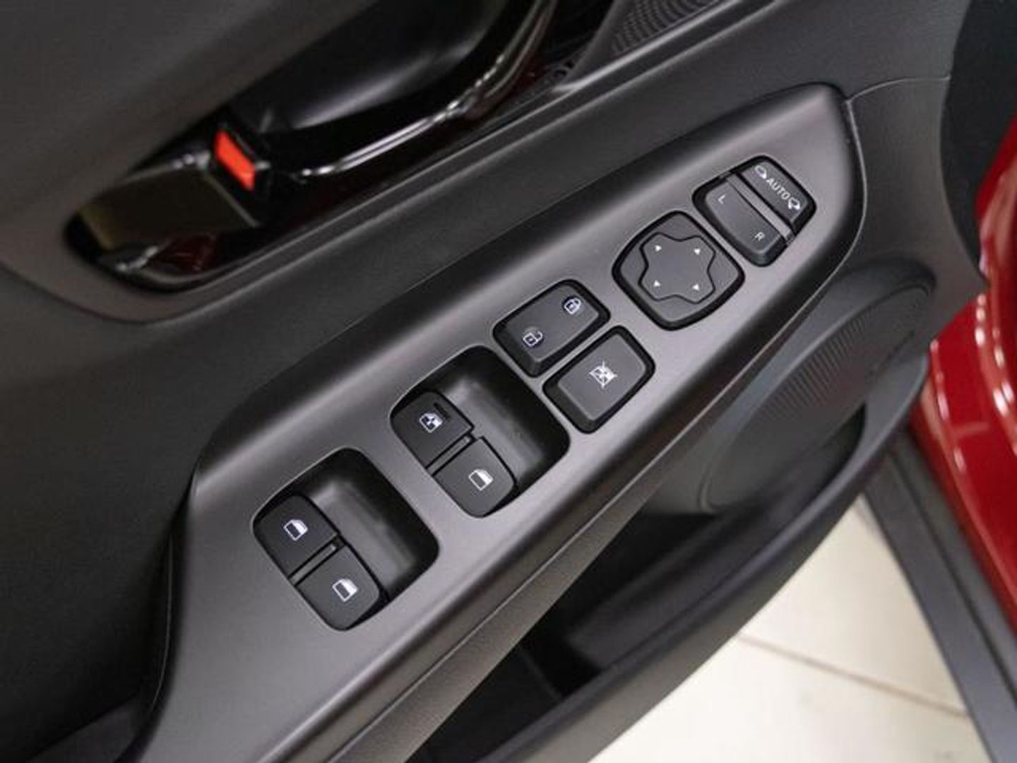 Hyundai Kona 1.6 GDI HEV Tecno Red DCT 104 kW (141 CV)
