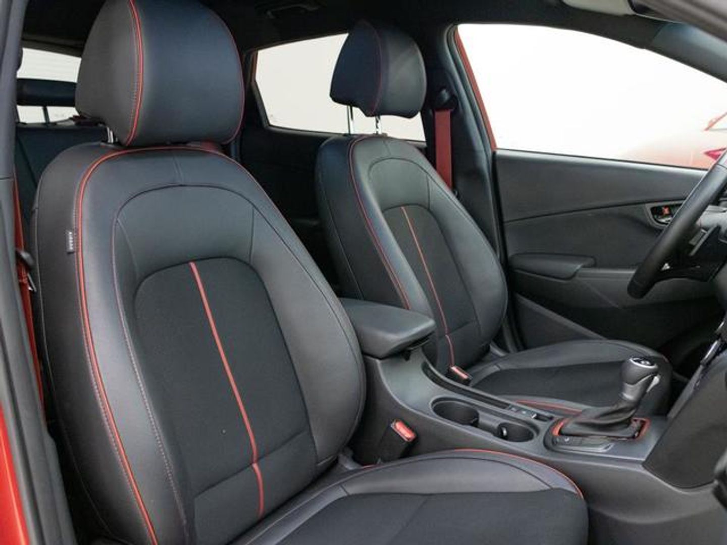 Hyundai Kona 1.6 GDI HEV Tecno Red DCT 104 kW (141 CV)