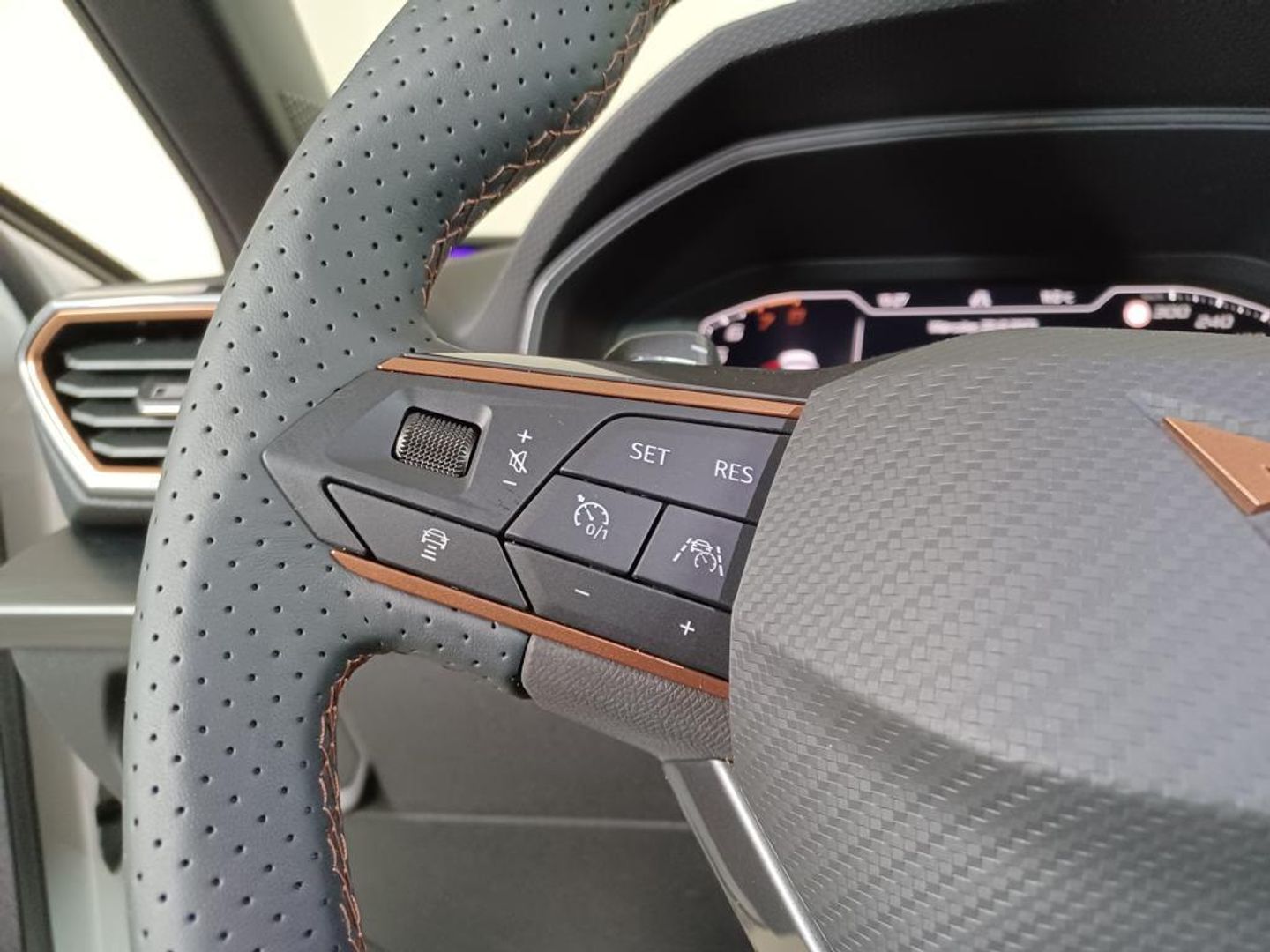 CUPRA León 1.5 eTSI DSG 110 kW (150 CV)