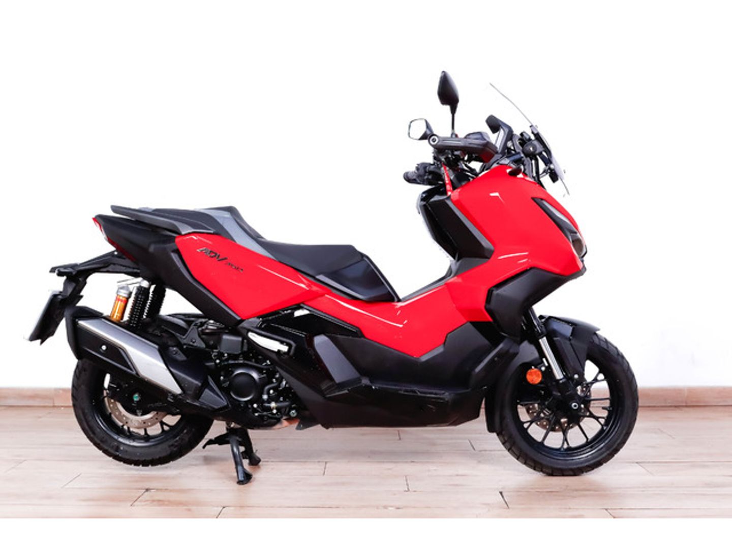 Honda ADV 350 Rojo Motorcycle