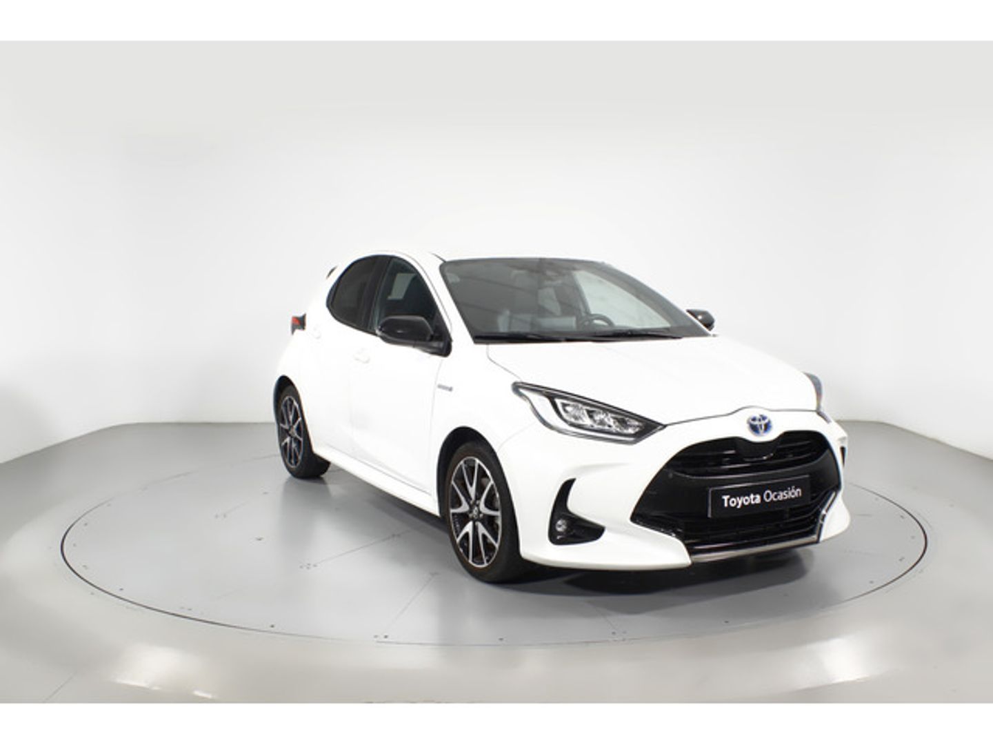 Toyota Yaris 120H Style 85 kW (116 CV) Blanco Compact