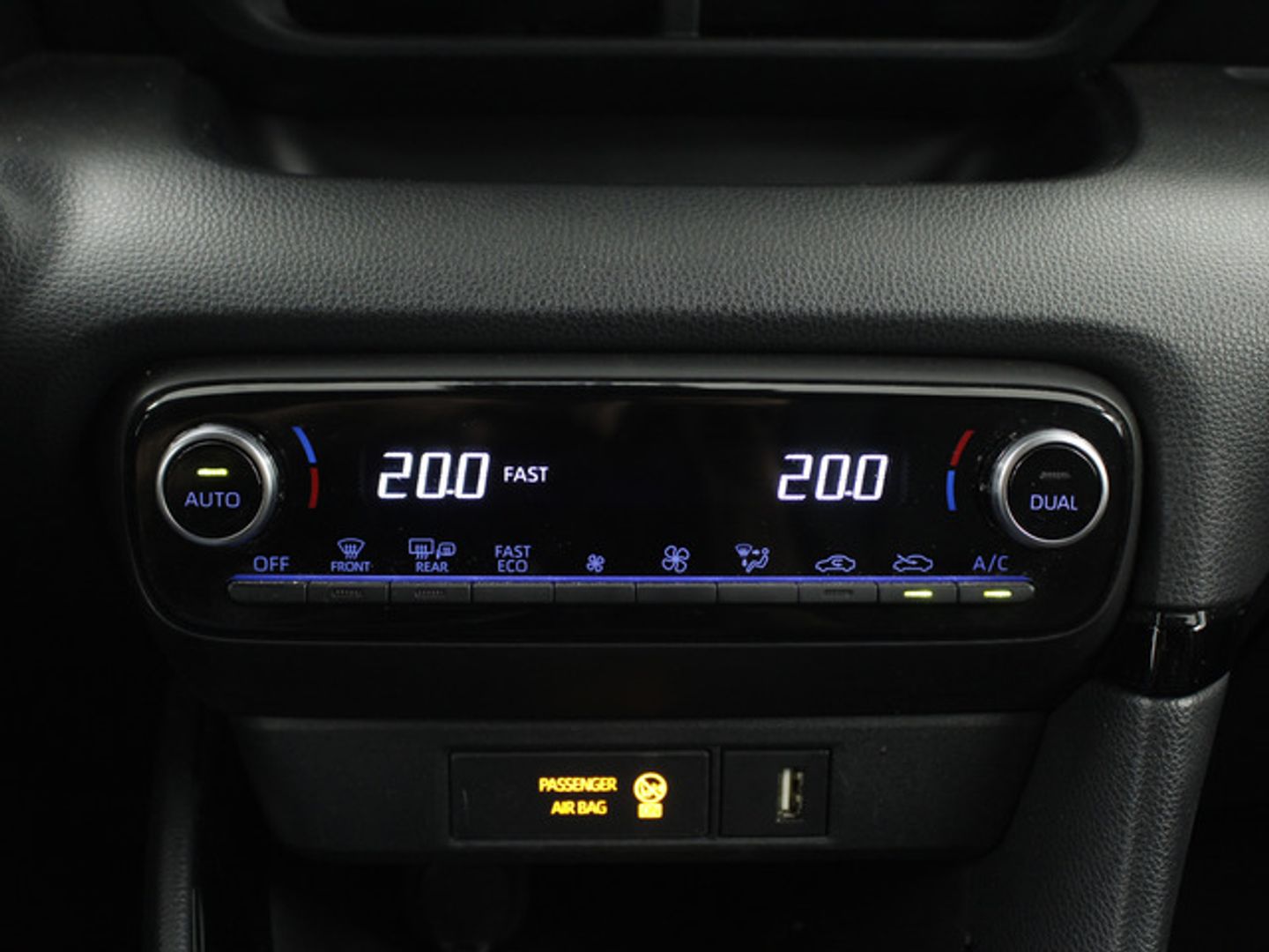 Toyota Yaris 120H Style 85 kW (116 CV)