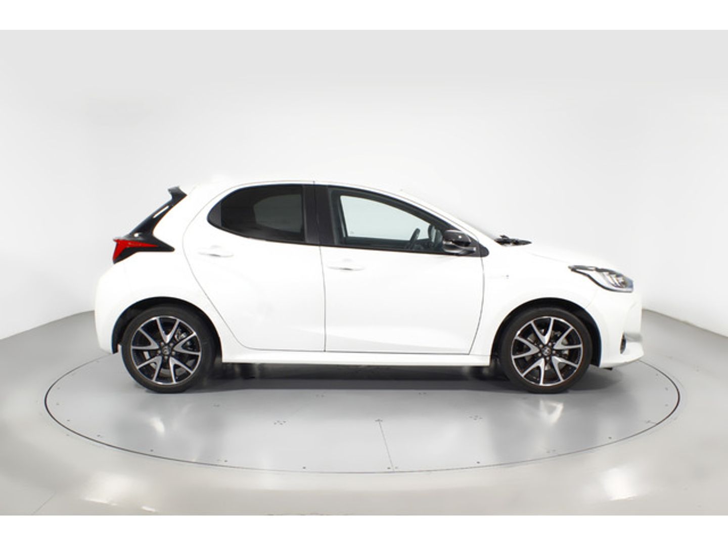 Toyota Yaris 120H Style 85 kW (116 CV)