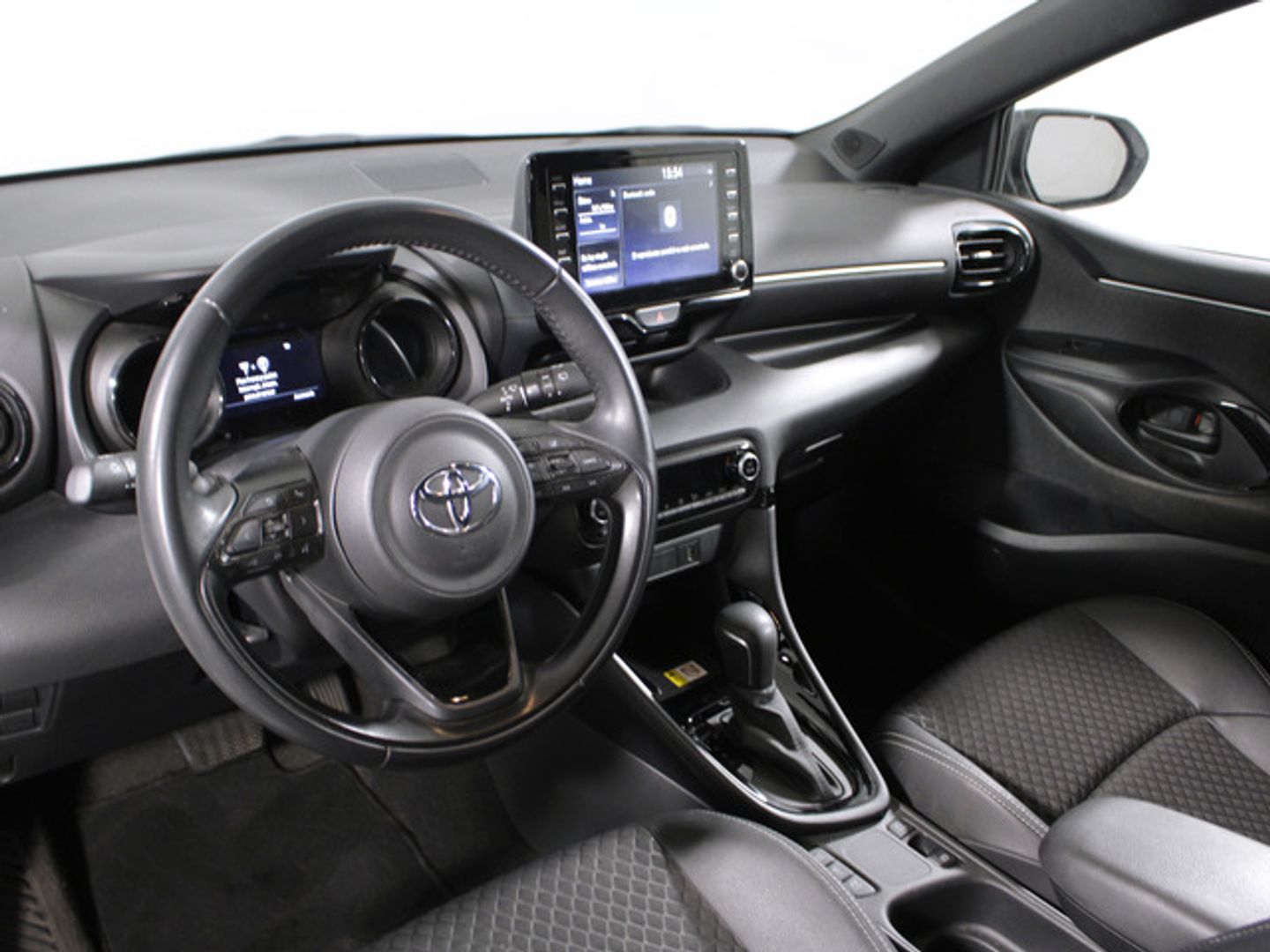 Toyota Yaris 120H Style 85 kW (116 CV)