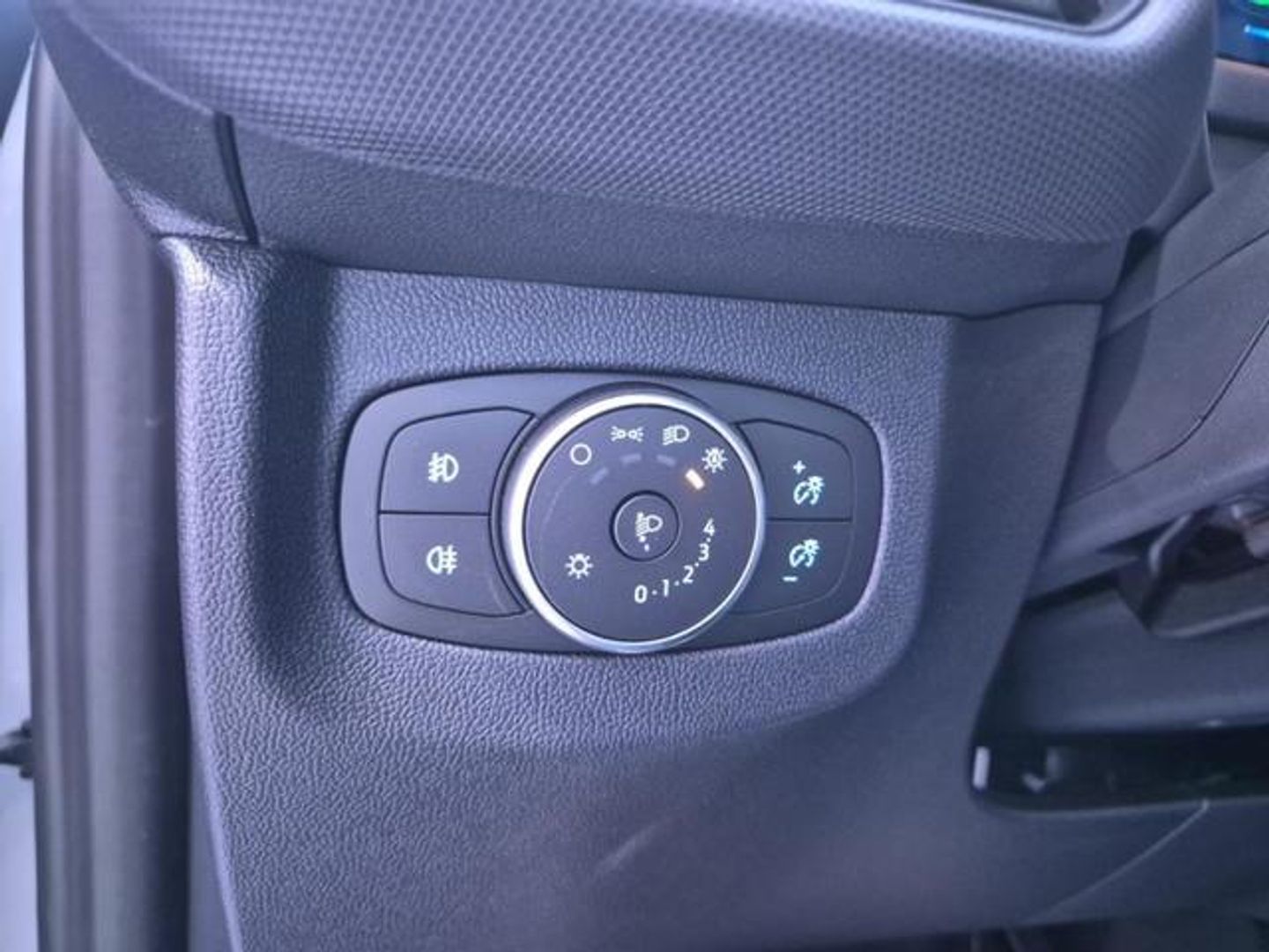 Ford Tourneo Courier BEV 43,5kWh Trend Auto 100 kW (136 CV)