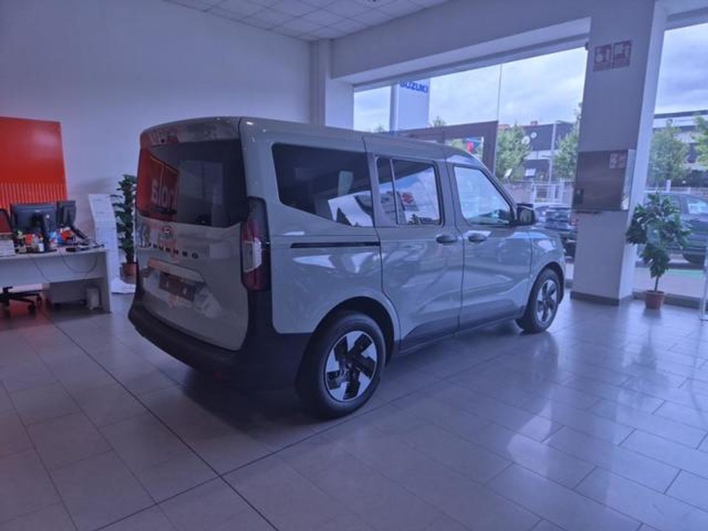 Ford Tourneo Courier BEV 43,5kWh Trend Auto 100 kW (136 CV)