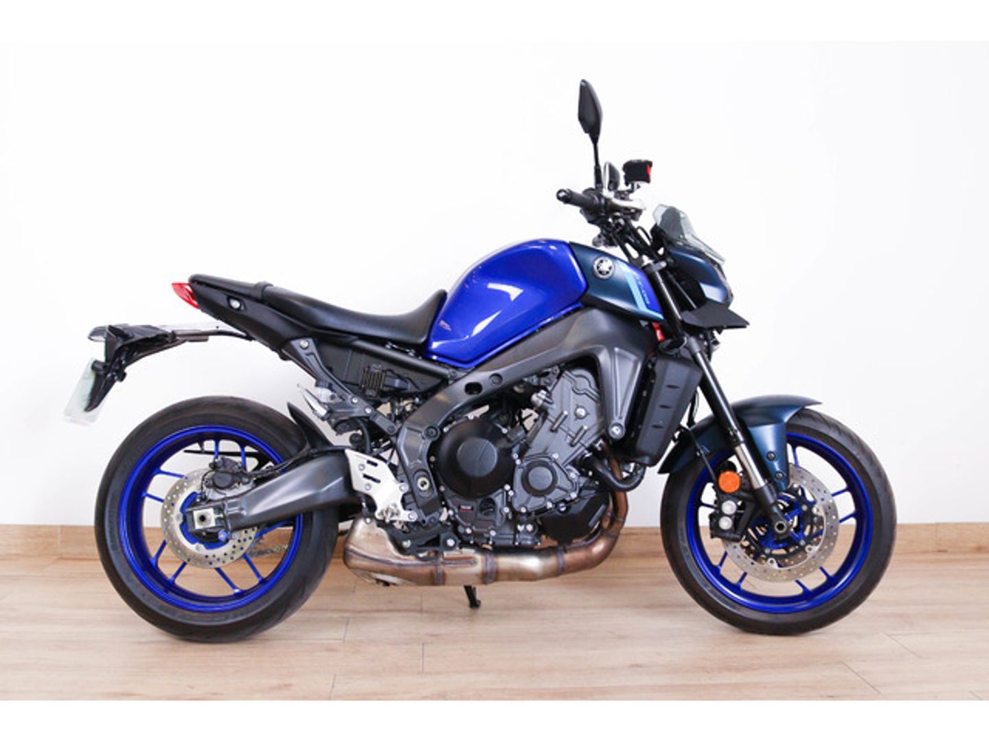Yamaha MT -09 Azul Motorcycle