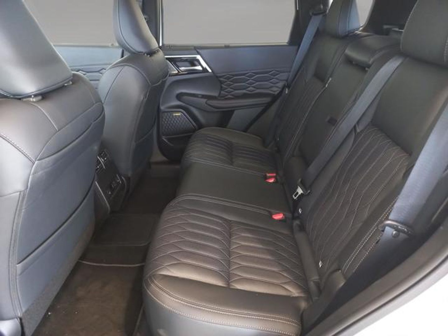 Mitsubishi Outlander 2.4 PHEV Kaiteki+ 4WD Auto 225 kW (306 CV)