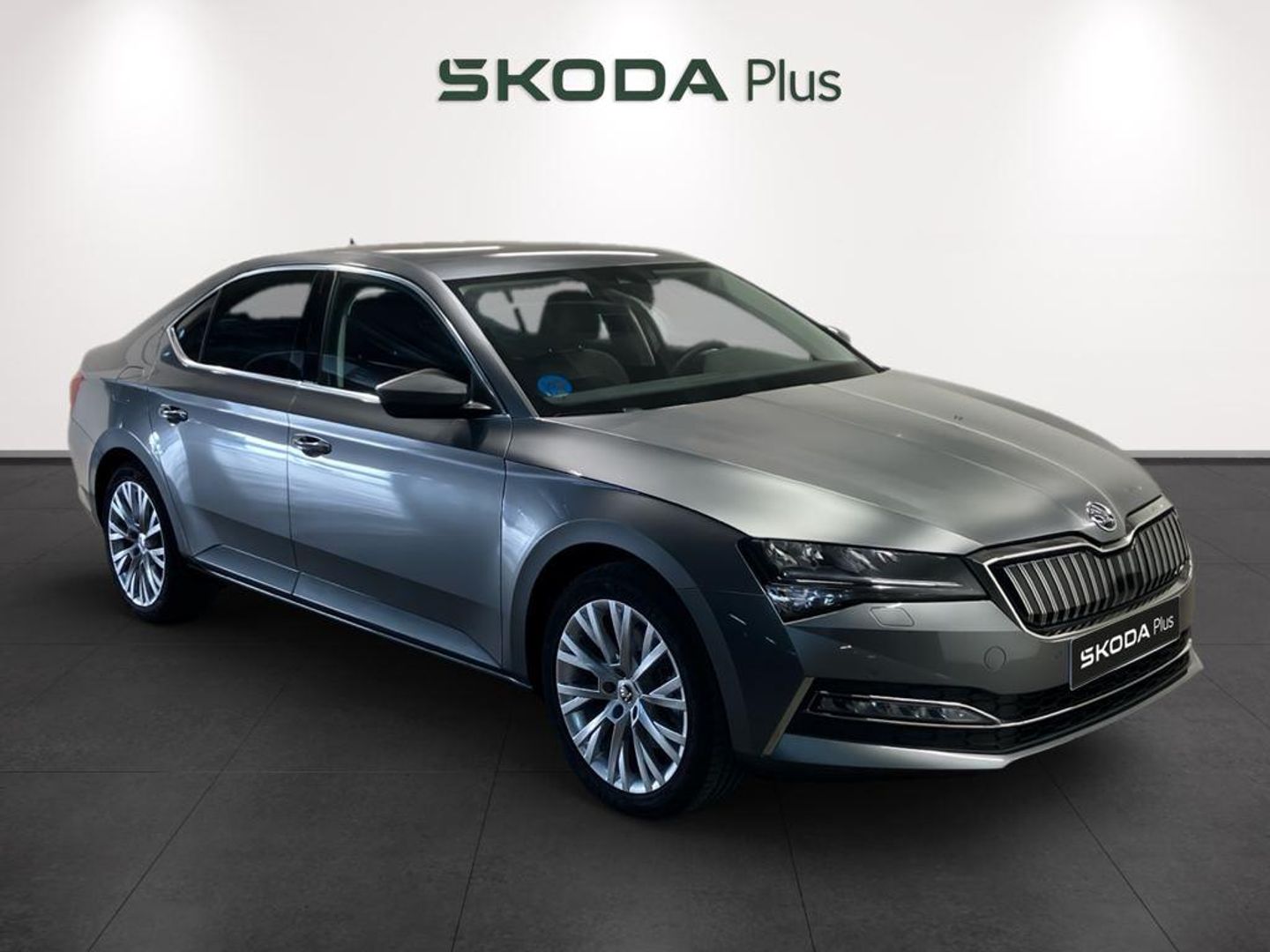 Skoda Superb 1.4 TSI iV P-HEV Style DSG 160 kW (218 CV) Gris Sedan