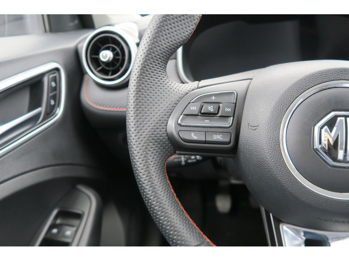 MG ZS 1.5 Luxury 78 kW (106 CV)