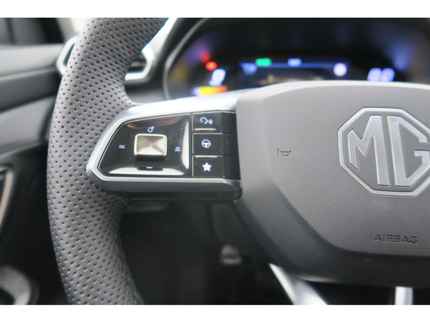 MG ZS 1.5 Hybrid Luxury 145 kW (197 CV)