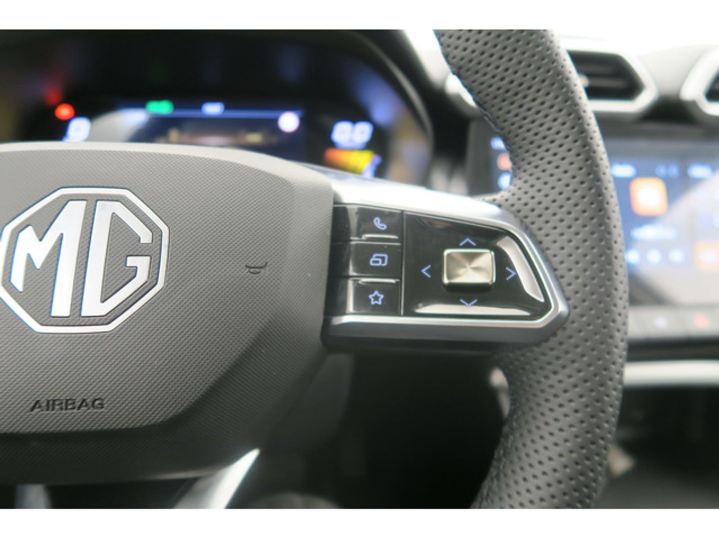 MG ZS 1.5 Hybrid Luxury 145 kW (197 CV)