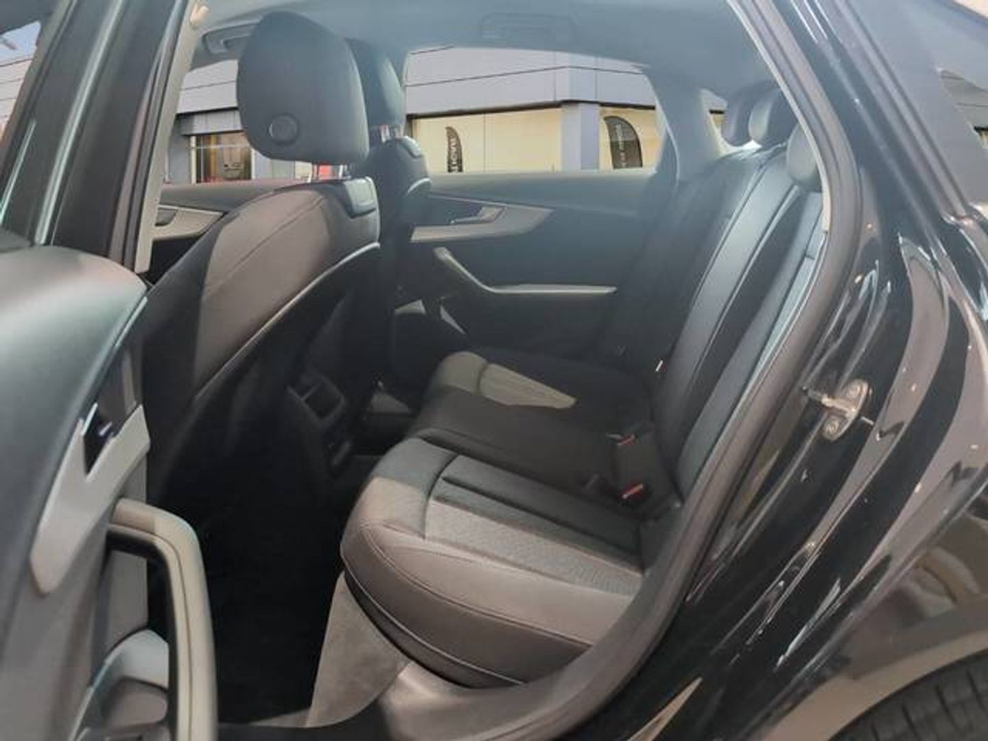 Audi A4 Advanced 30 TDI 100 kW (136 CV) S tronic