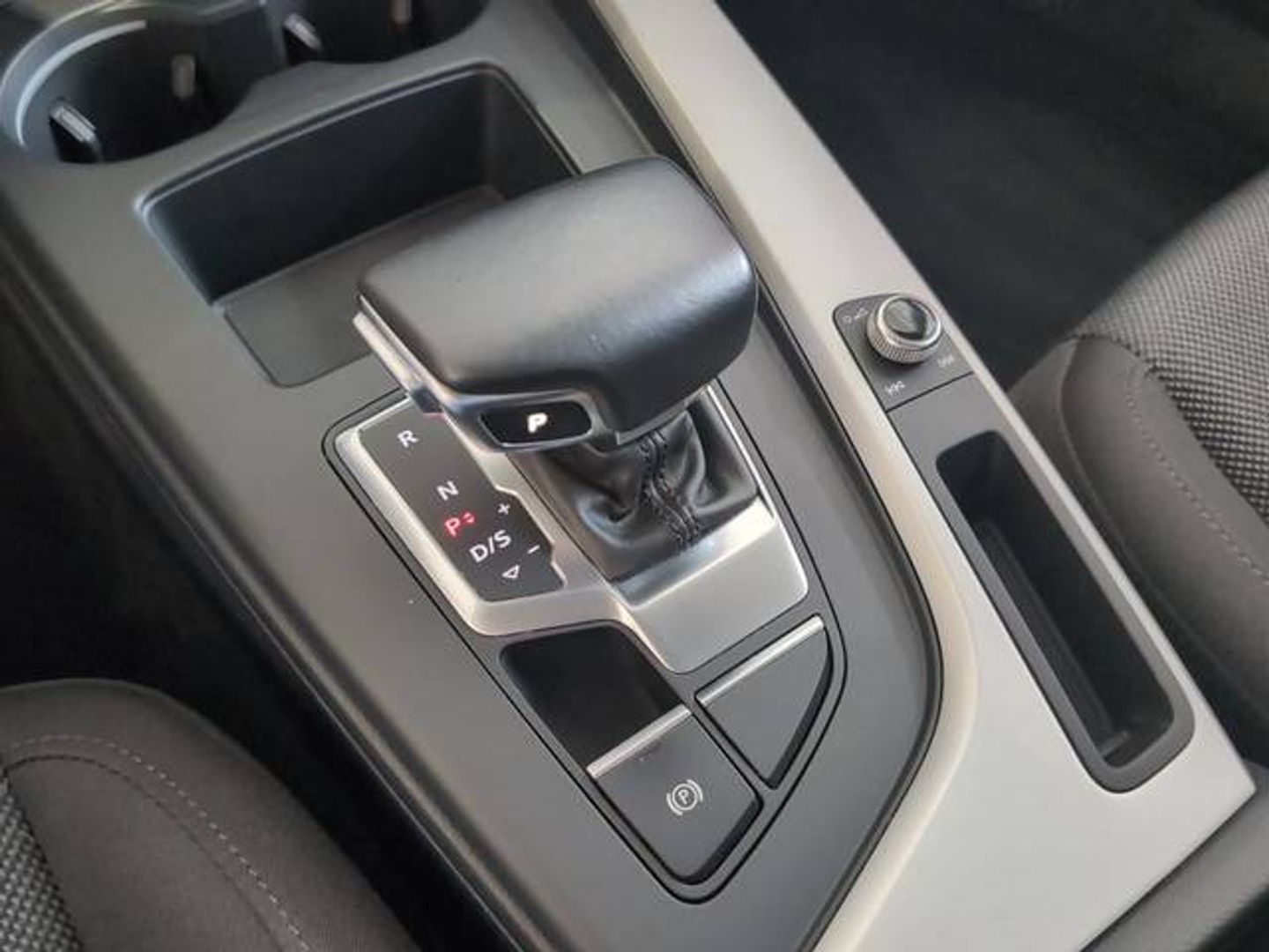 Audi A4 Advanced 30 TDI 100 kW (136 CV) S tronic