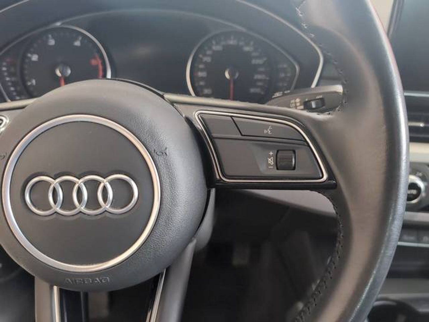 Audi A4 Advanced 30 TDI 100 kW (136 CV) S tronic