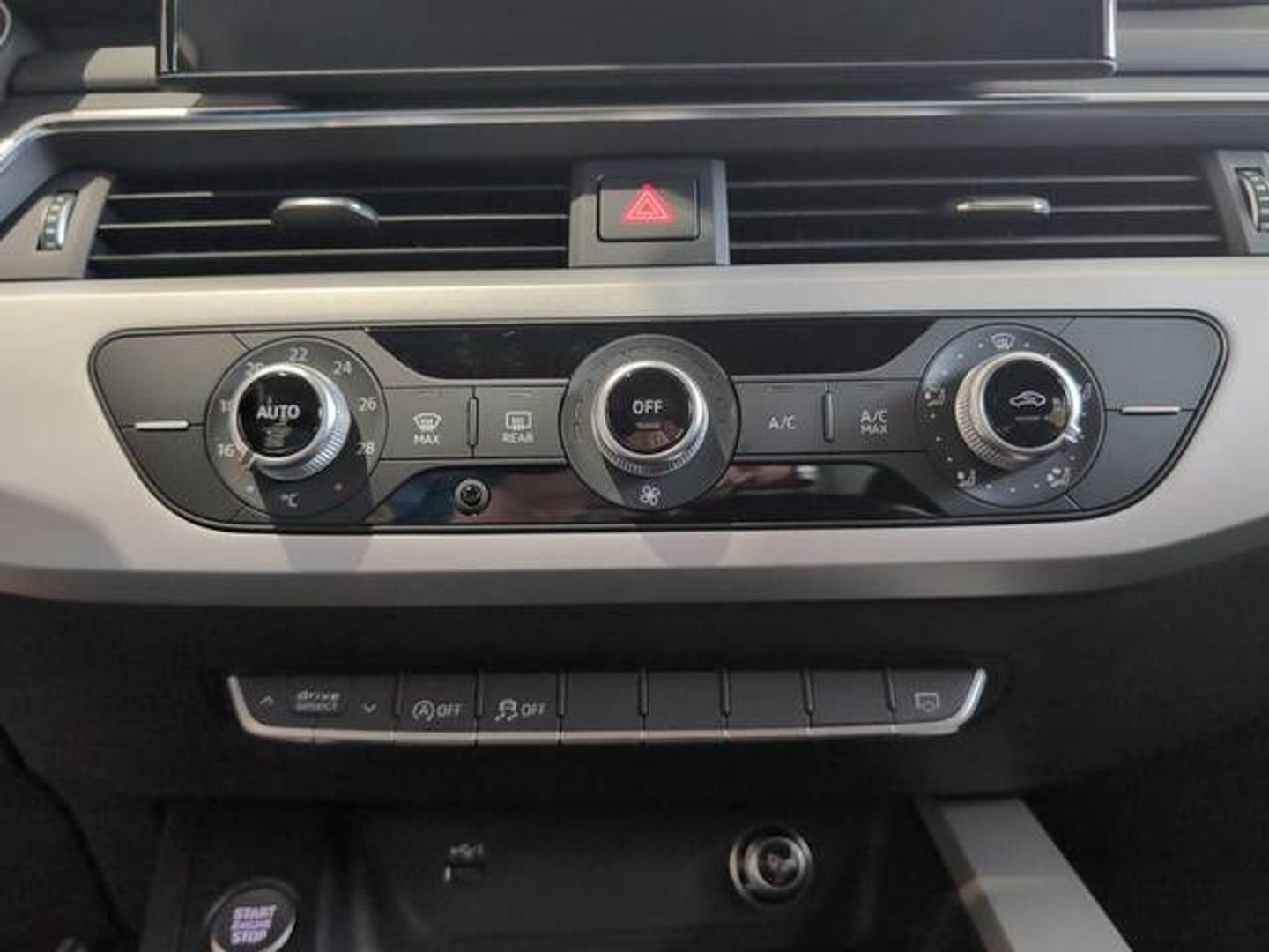 Audi A4 Advanced 30 TDI 100 kW (136 CV) S tronic