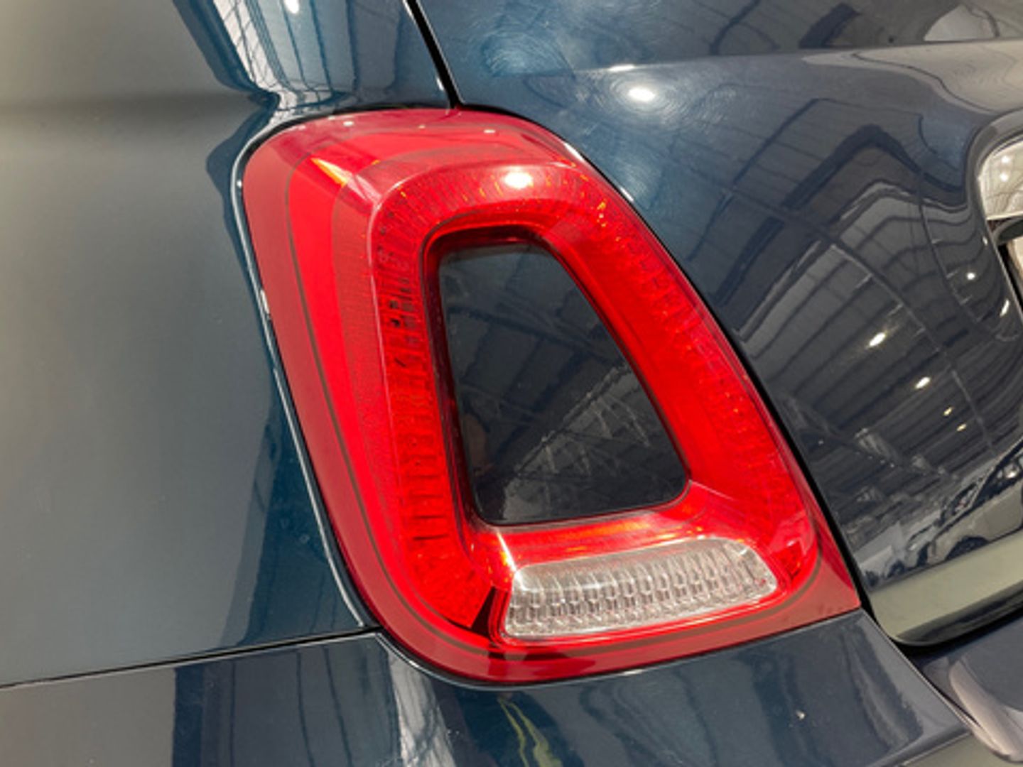 Fiat 500 1.0 Hybrid Dolcevita 51 kW (70 CV)
